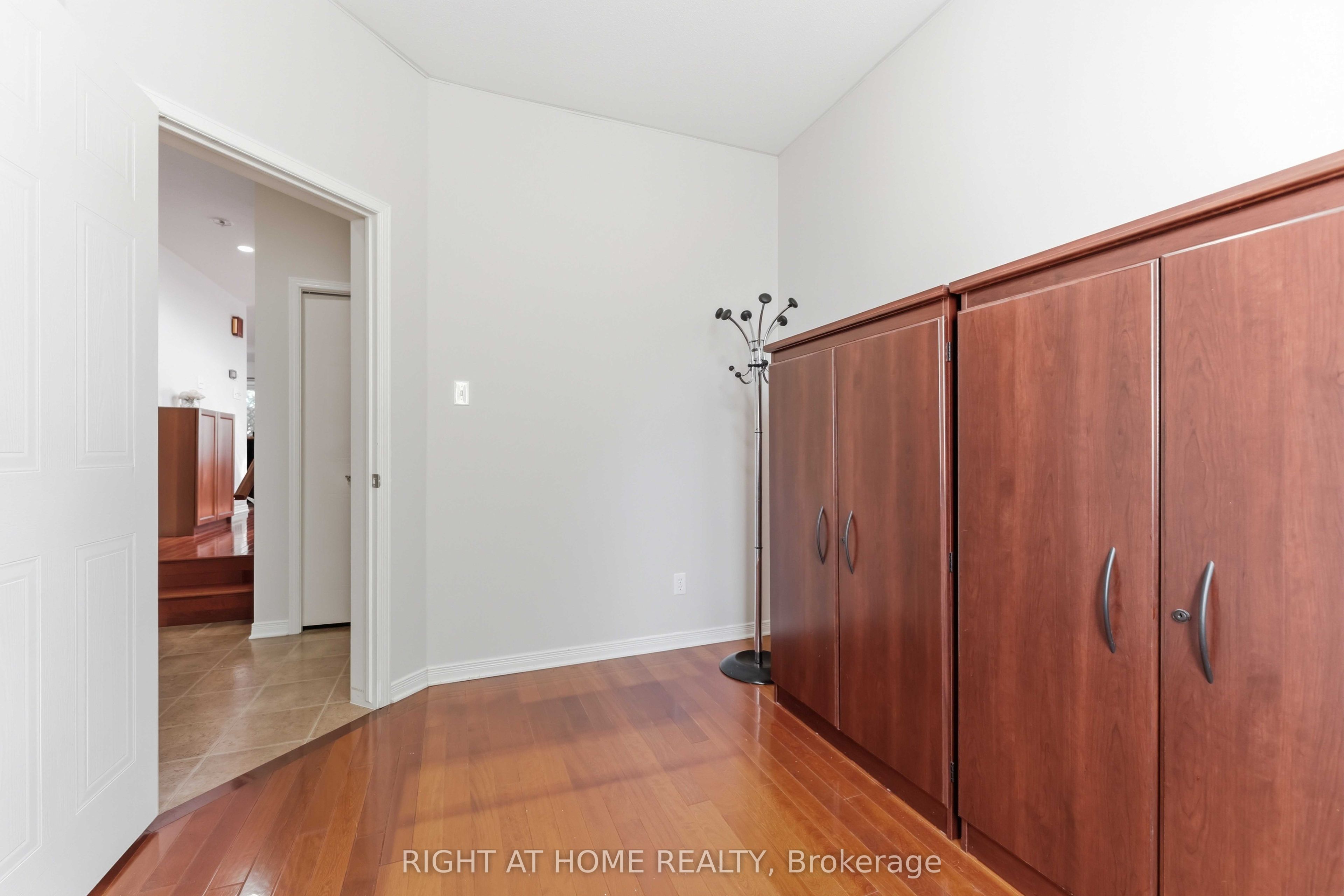 259 Sorento Street, Barrhaven, ON K2J 0B4 photo 4