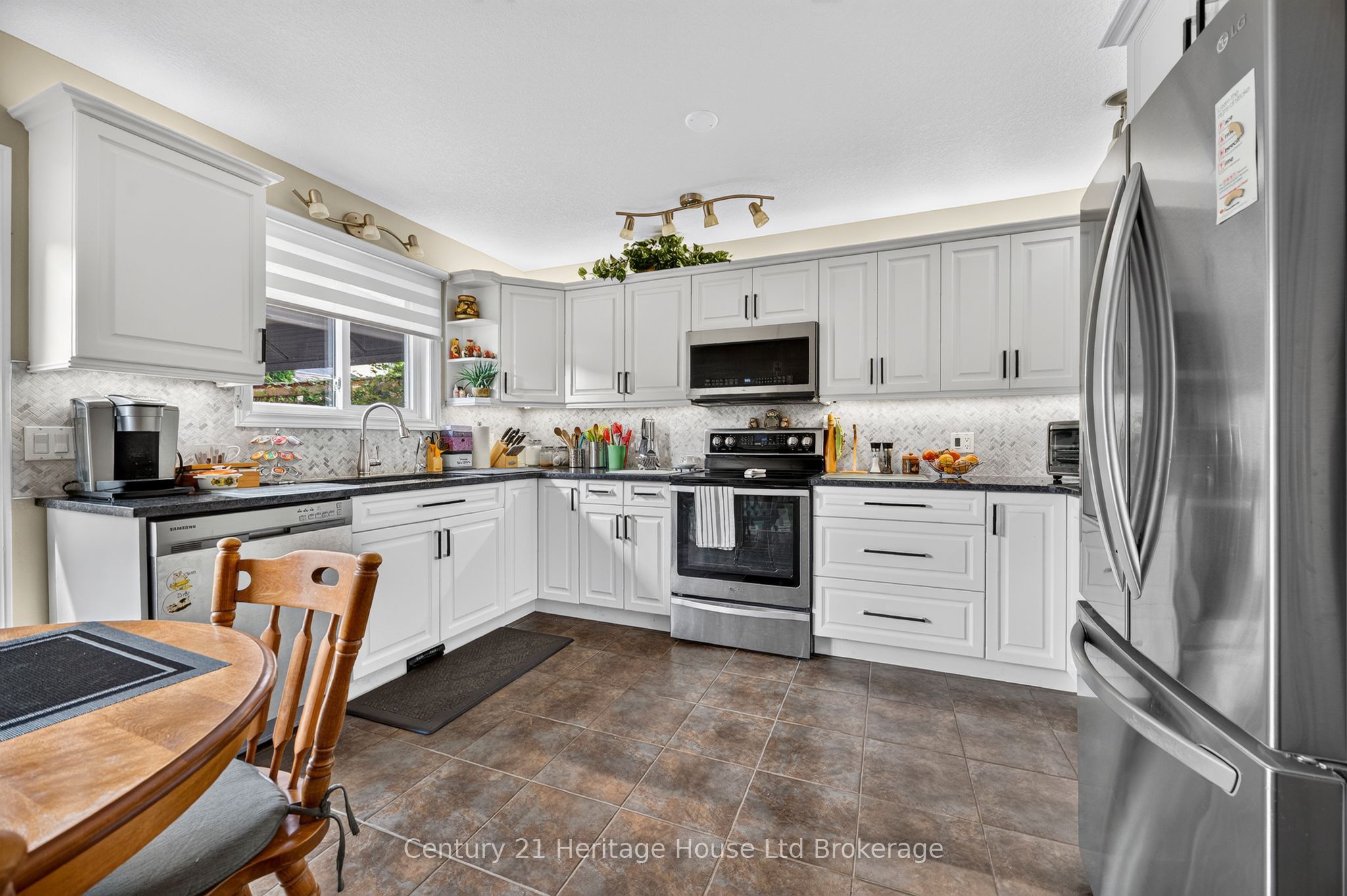 43 Beech Boulevard, Tillsonburg, ON N4G 5R8 photo 3