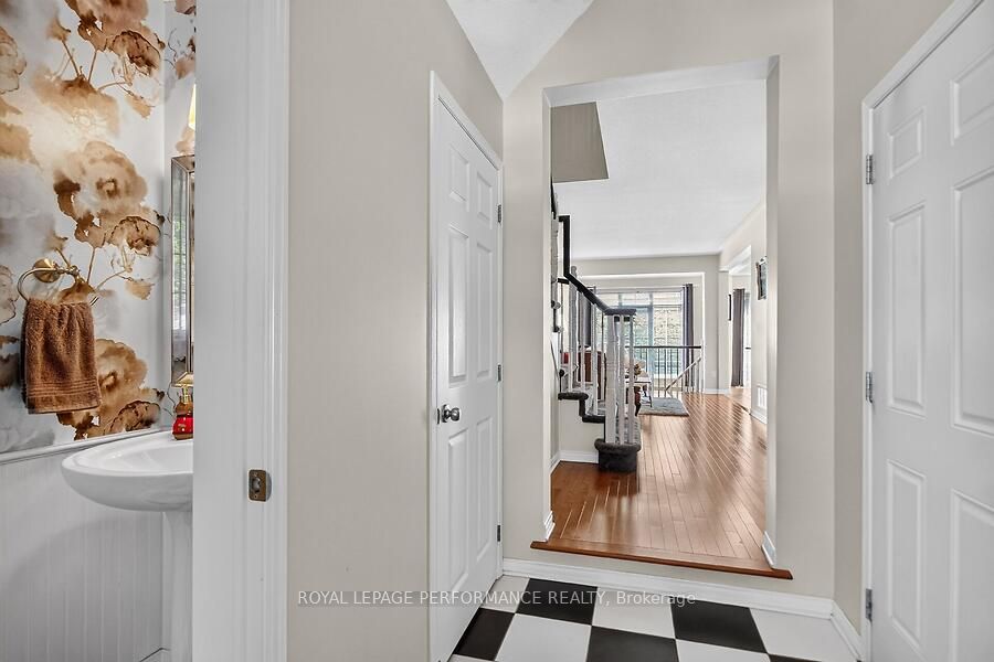 172 Laramie Crescent, Barrhaven, ON K2J 5Z8 photo 4