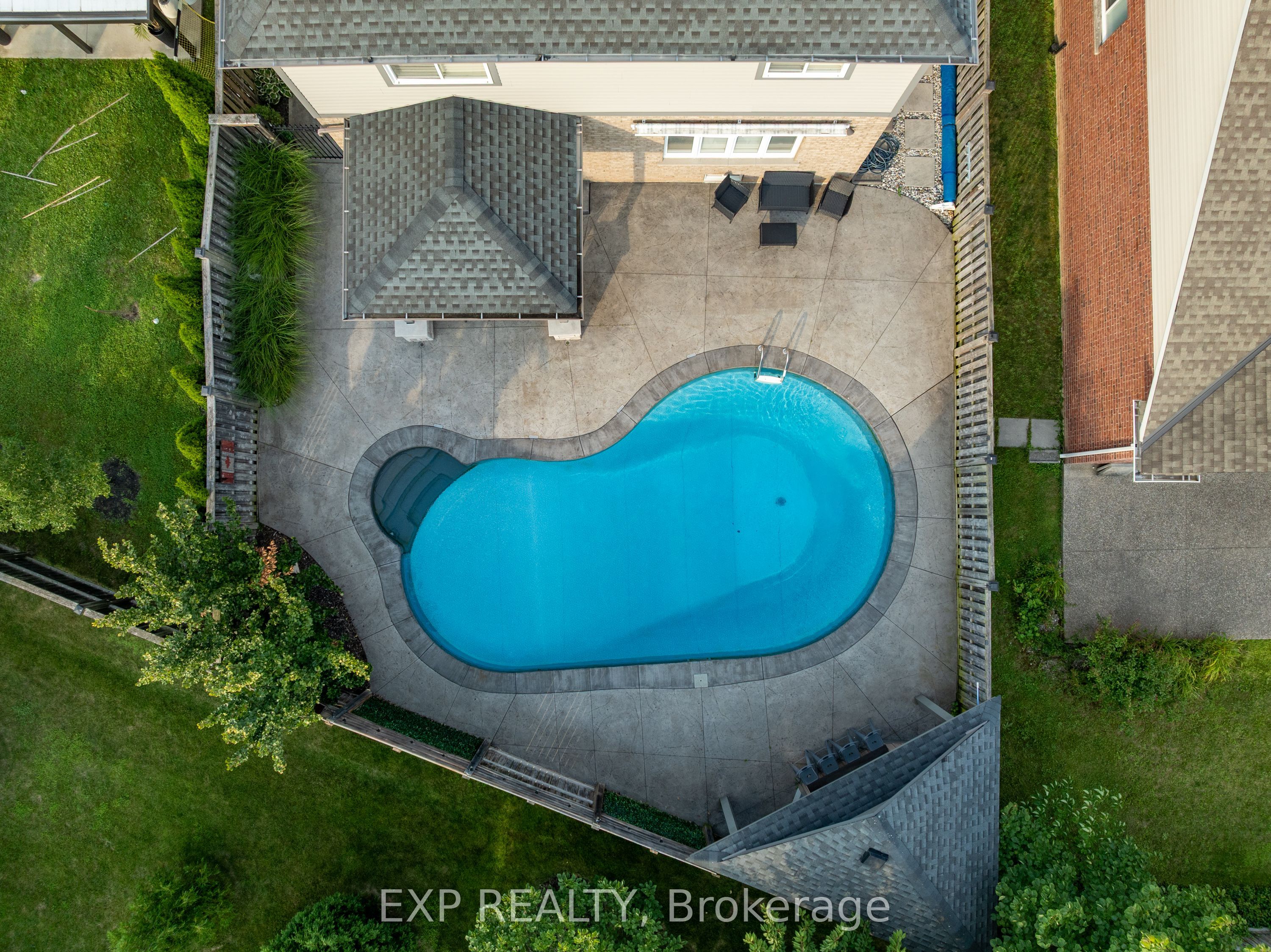 5783 Jake Crescent, Niagara Falls, ON L2H 0G3 photo 2