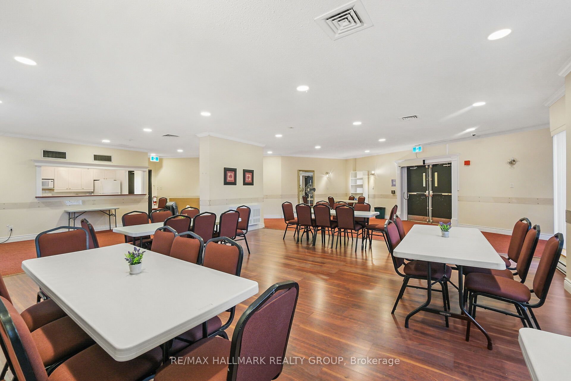 900 Dynes Road 210, Mooneys Bay - Carleton Heights and Area, ON K2C 3L6 photo 5