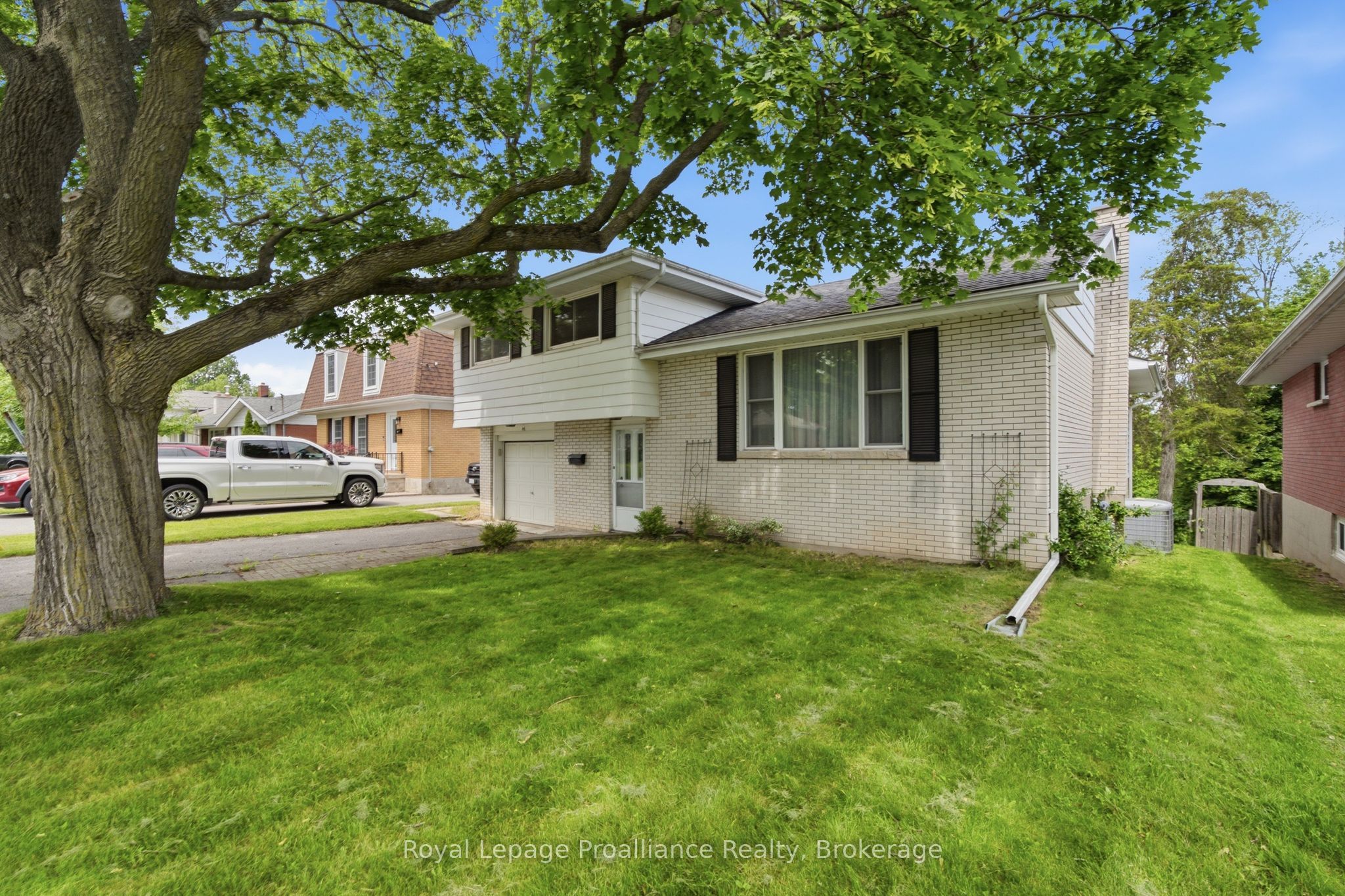 46 Edgehill Road, Belleville, ON K8N 2L1 photo 4