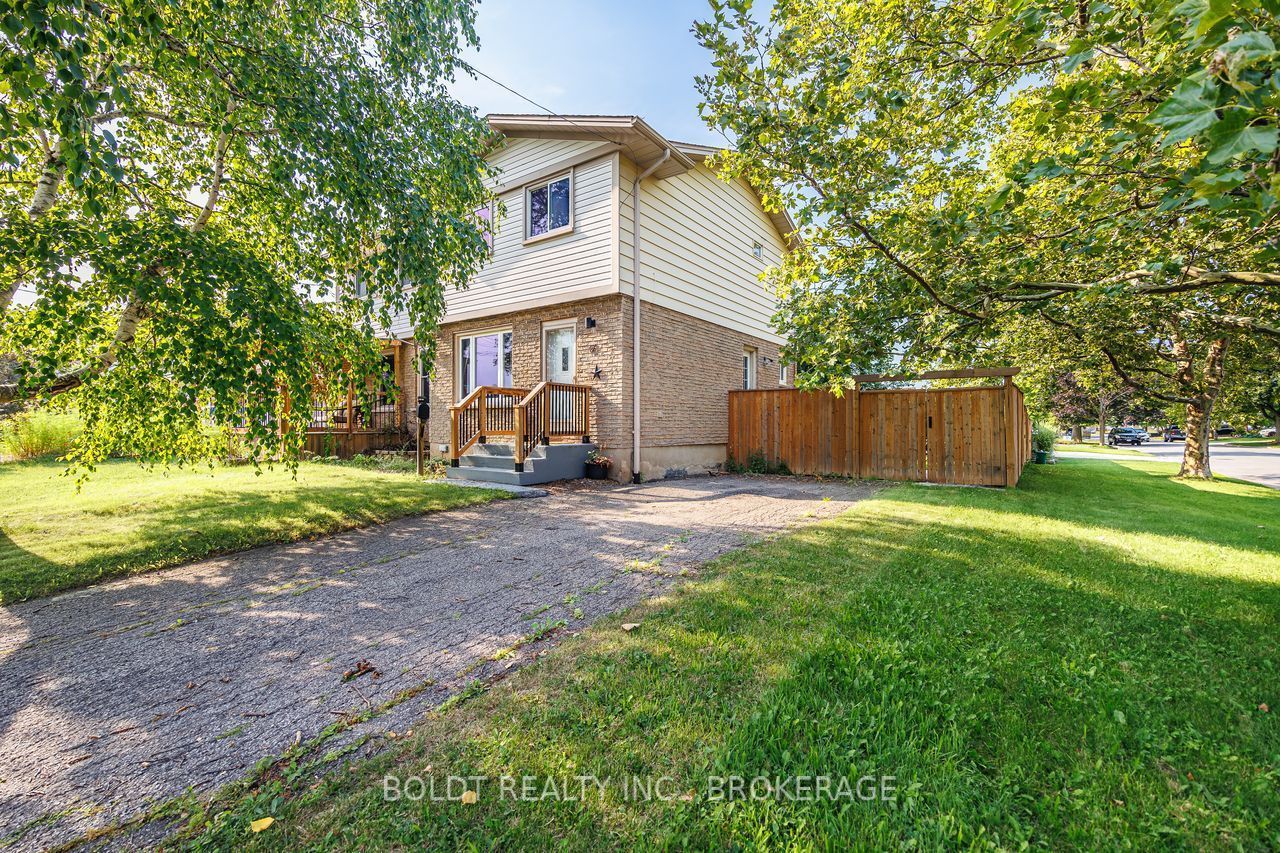 47 Brackencrest Road, St. Catharines, ON L2P 3K7 photo 2