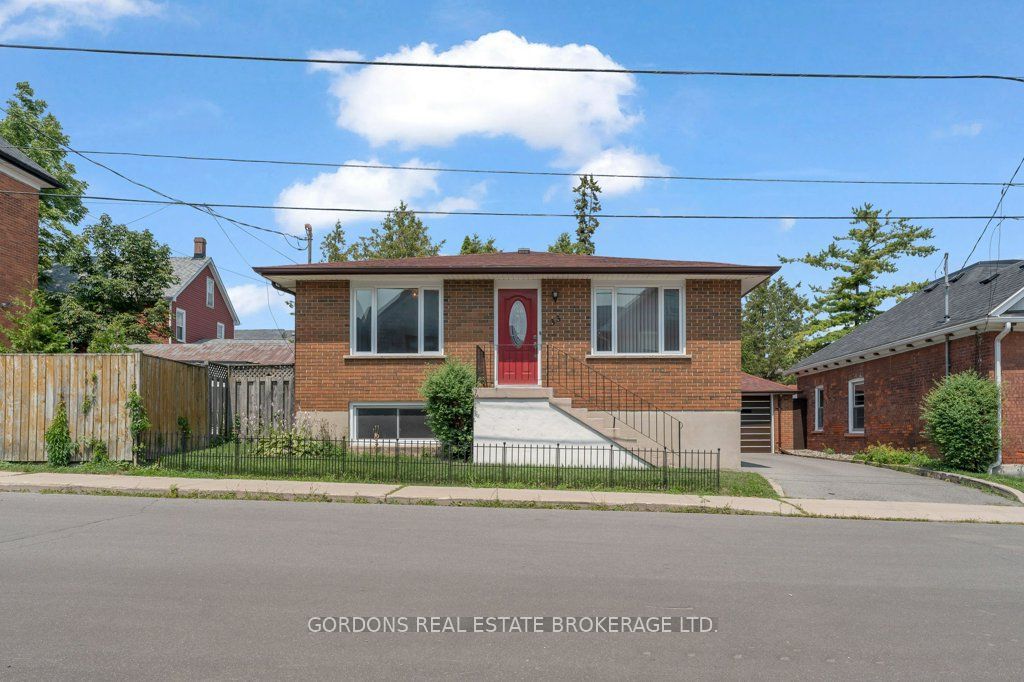 33 Plum Street, Kingston, ON K7K 1T3