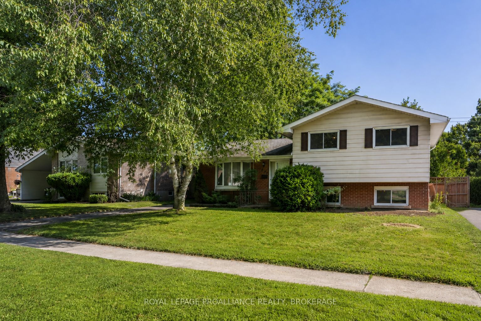 250 Glen Castle Road, Kingston, ON K7M 4N8 photo 2