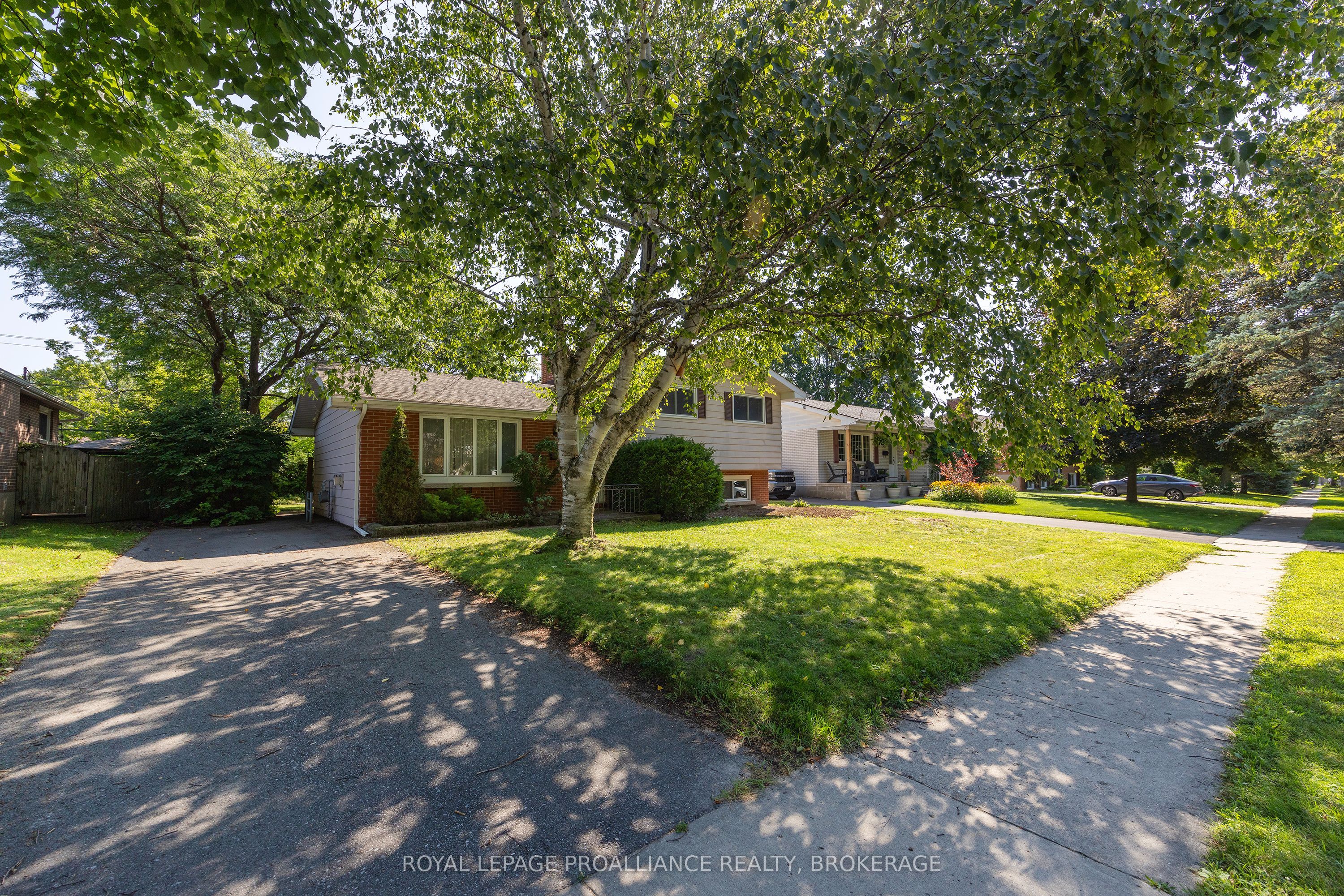 250 Glen Castle Road, Kingston, ON K7M 4N8 photo 3