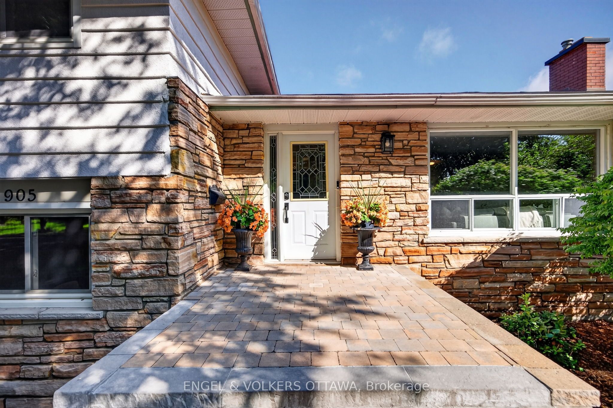 905 Garwood Avenue, Billings Bridge - Riverside Park and Area, ON K1V 6X2 photo 3