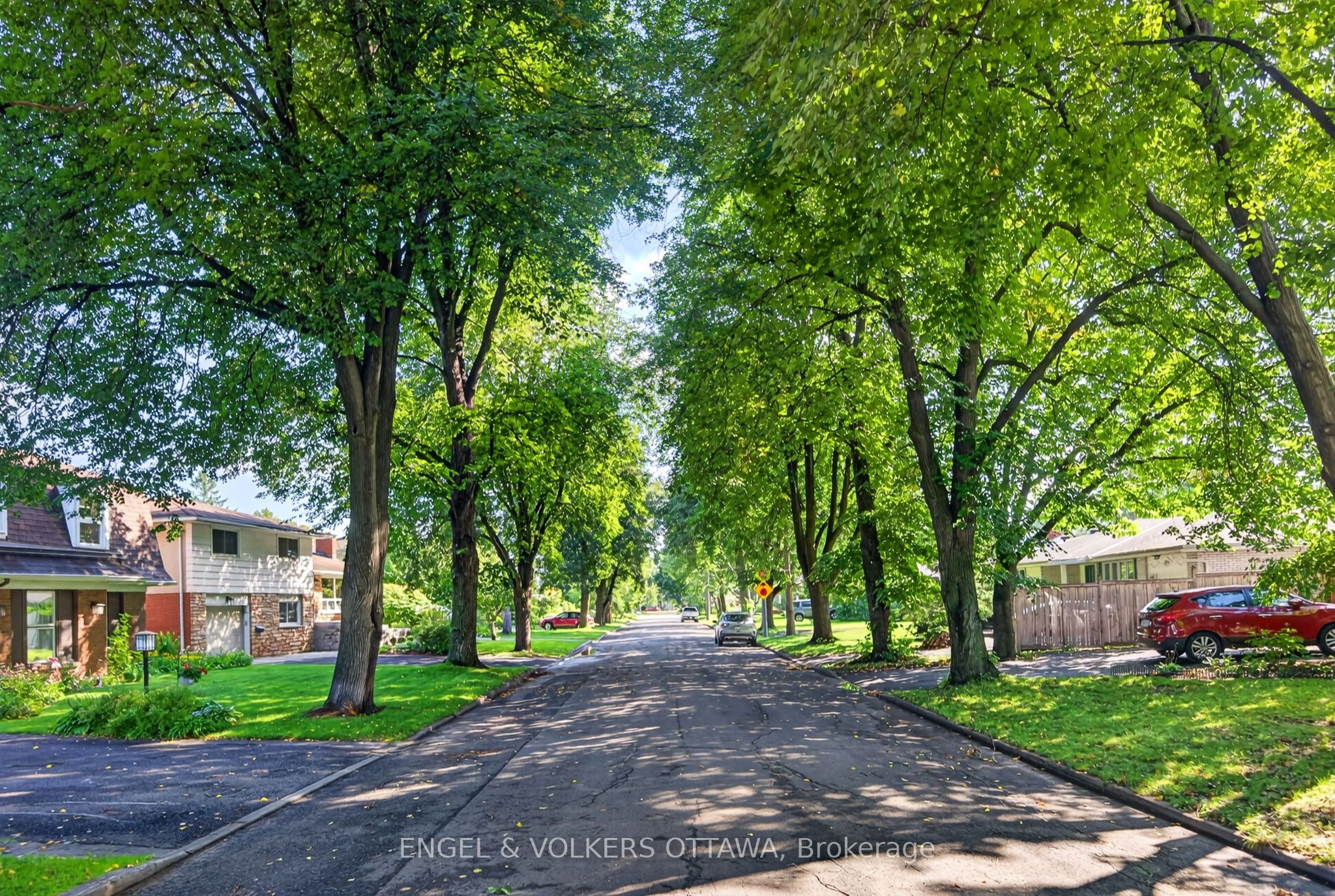 905 Garwood Avenue, Billings Bridge - Riverside Park and Area, ON K1V 6X2 photo 4