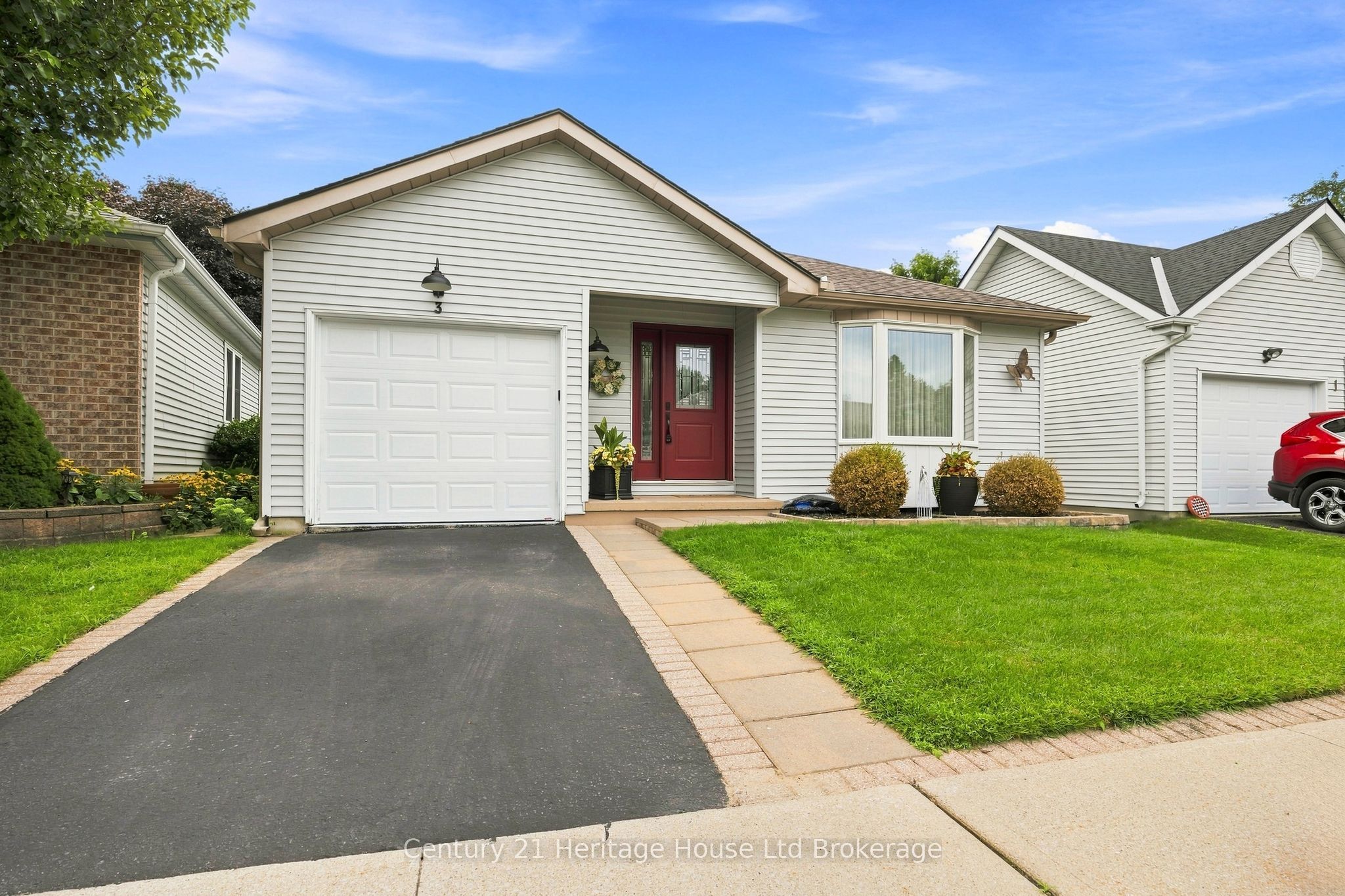 3 Mcdonald Court, Tillsonburg, ON N4G 5L8 photo 2