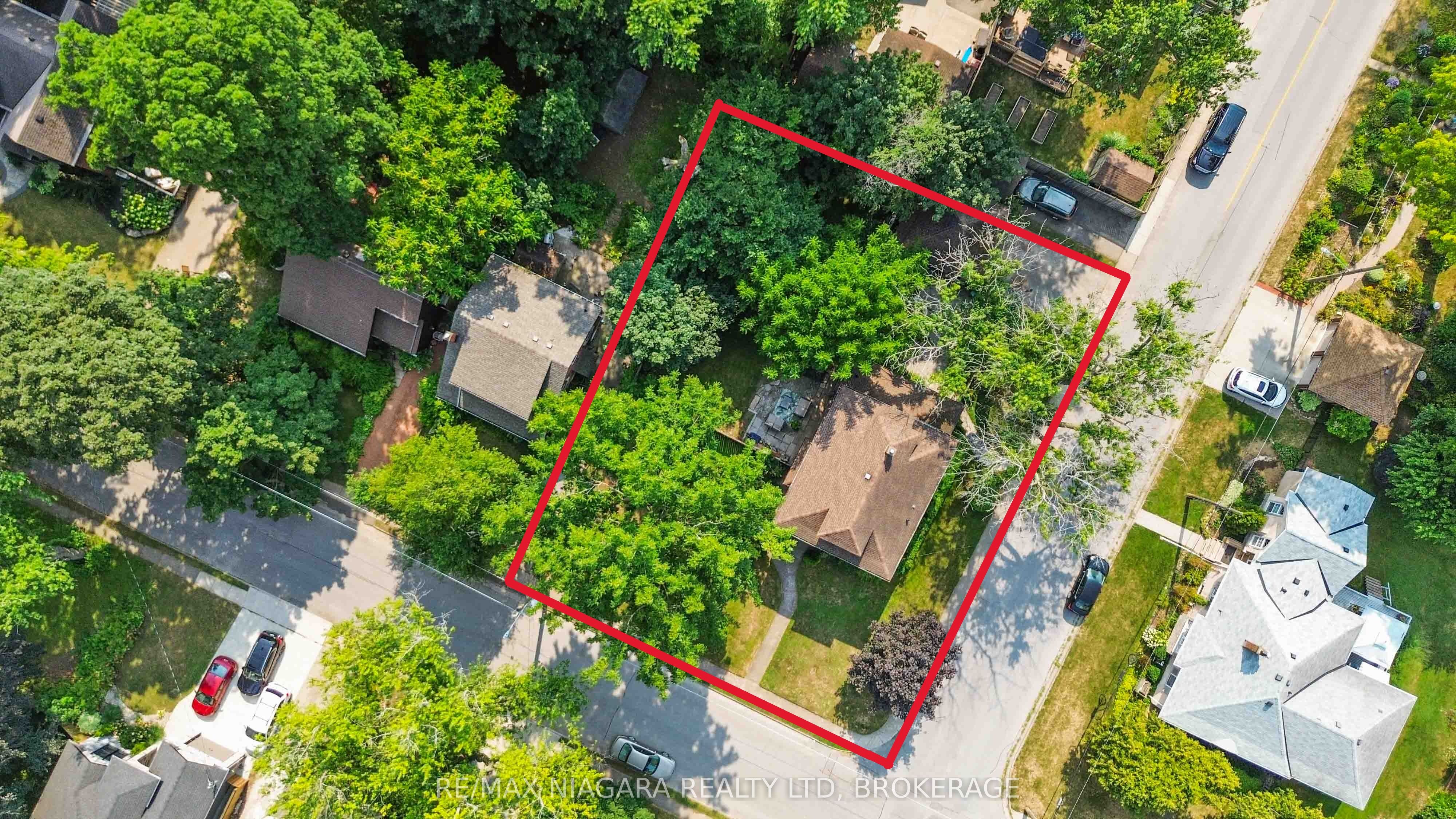 6275 Pine Grove Avenue, Niagara Falls, ON L2G 4J4 photo 2