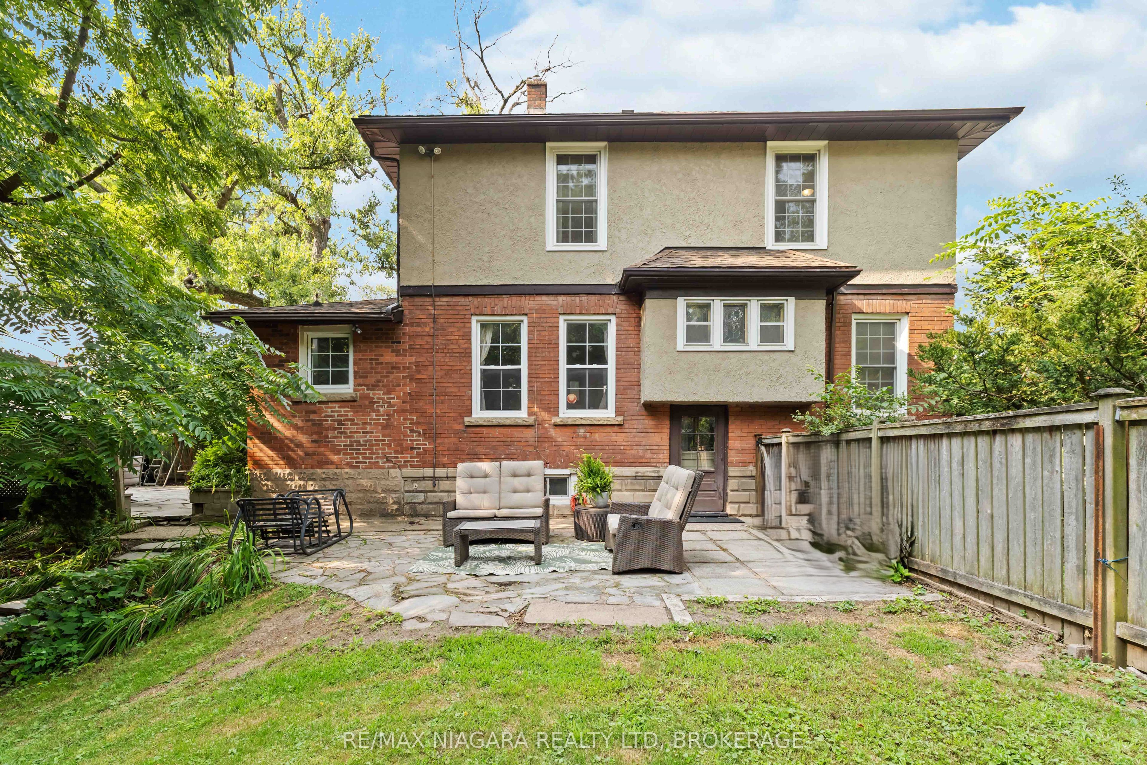 6275 Pine Grove Avenue, Niagara Falls, ON L2G 4J4 photo 3