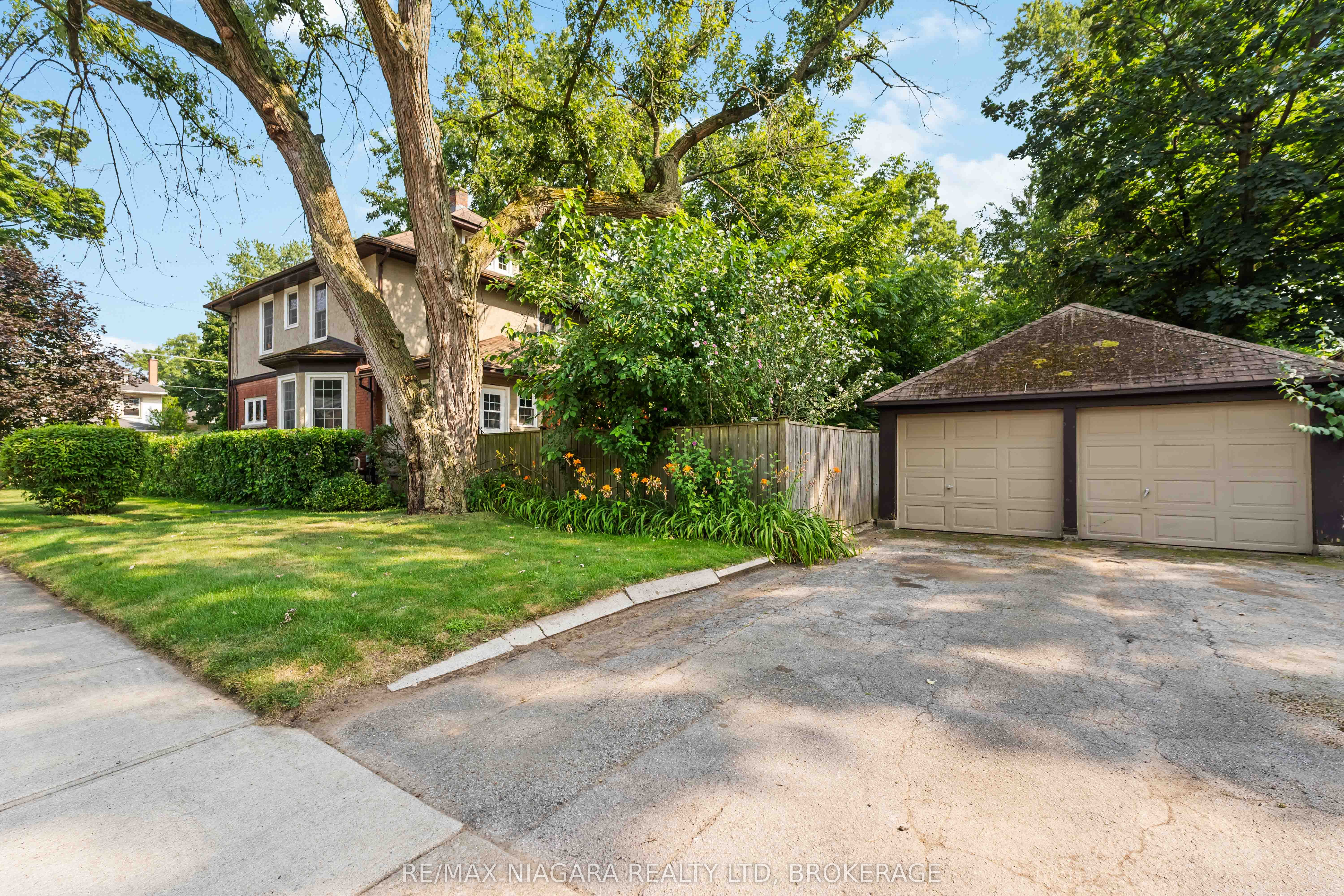 6275 Pine Grove Avenue, Niagara Falls, ON L2G 4J4 photo 4