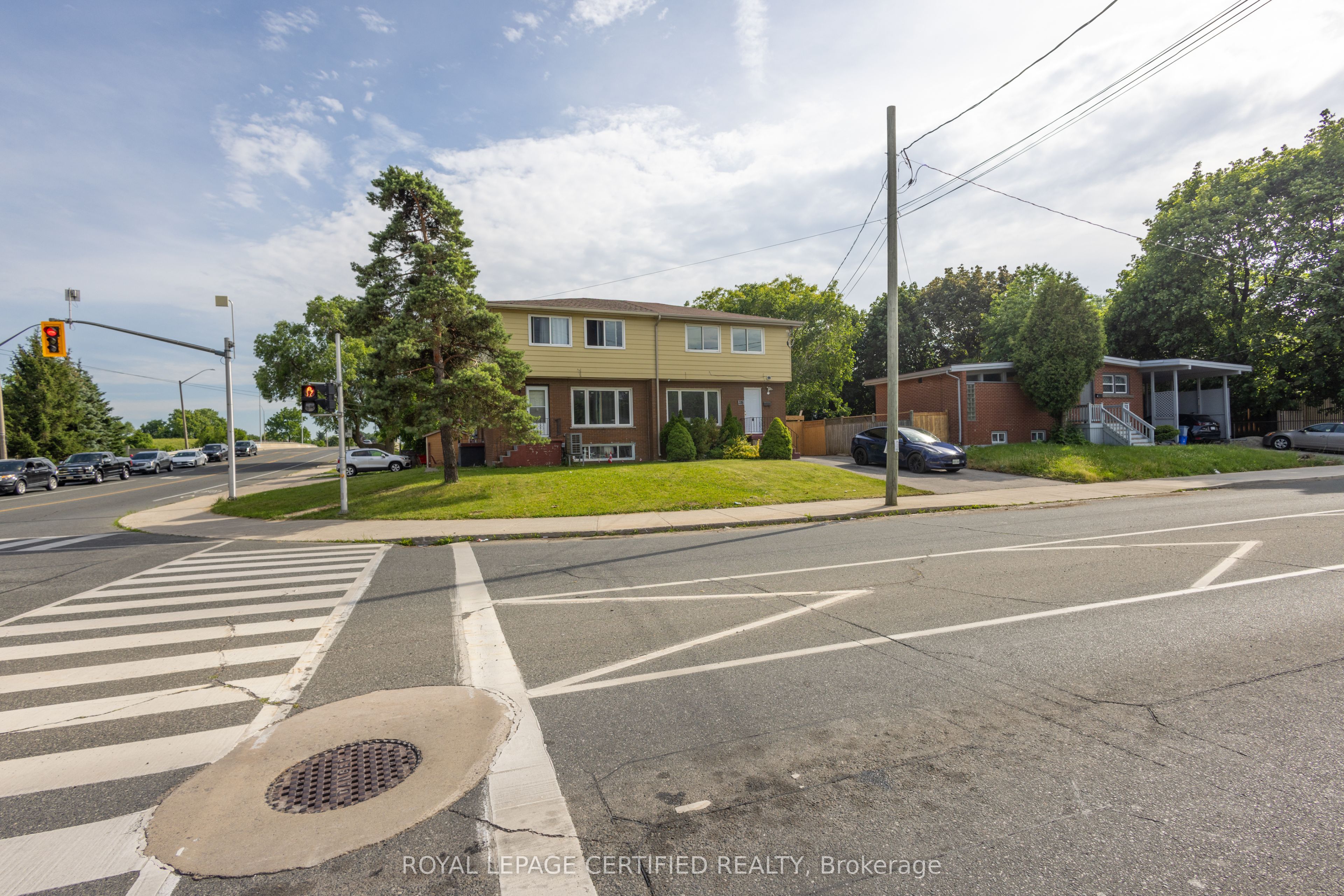 111 Limeridge Road W, Hamilton, ON L9C 2V3 photo 4