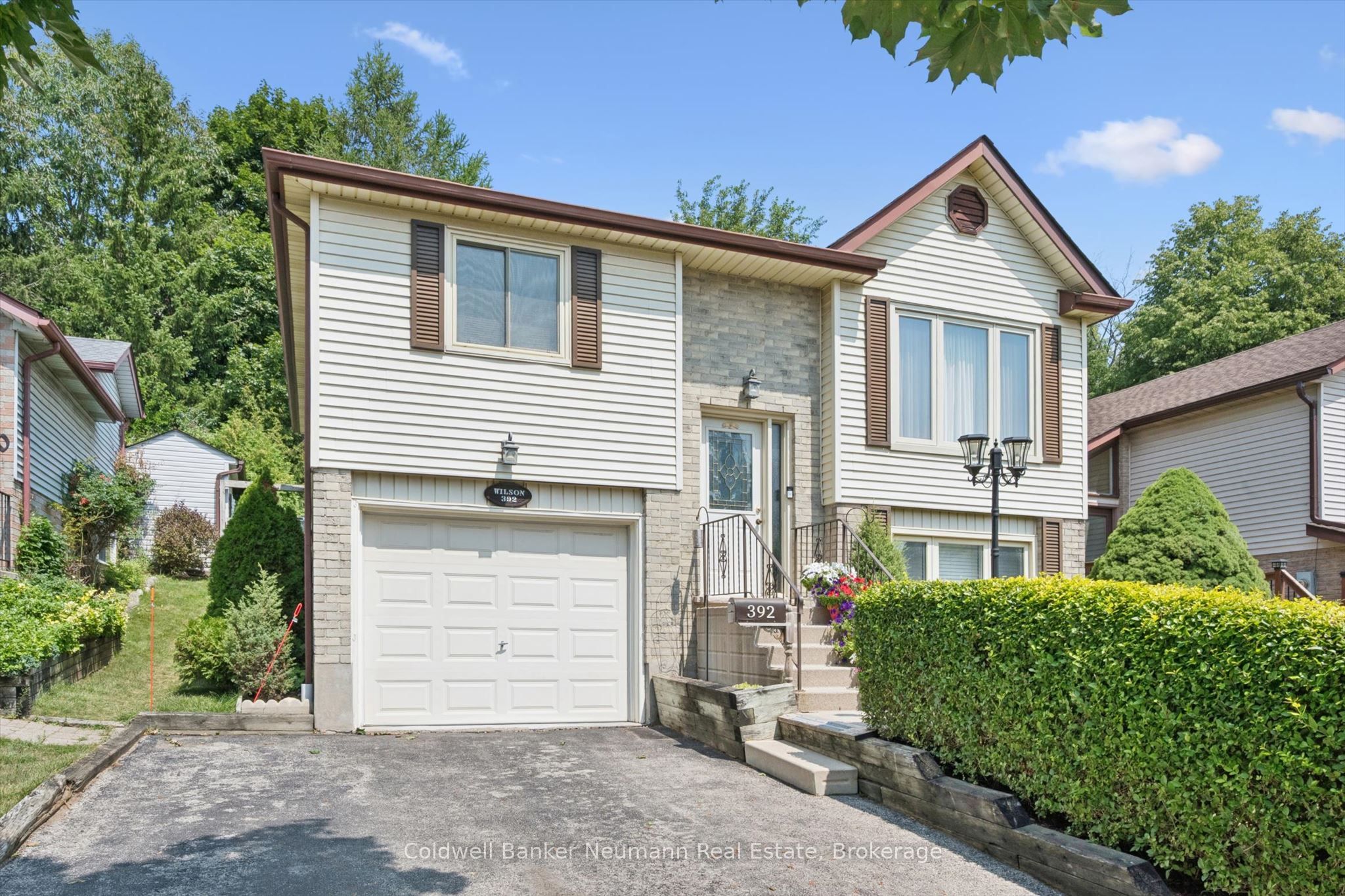 392 Imperial Road S, Guelph, ON N1K 1K3 photo 2
