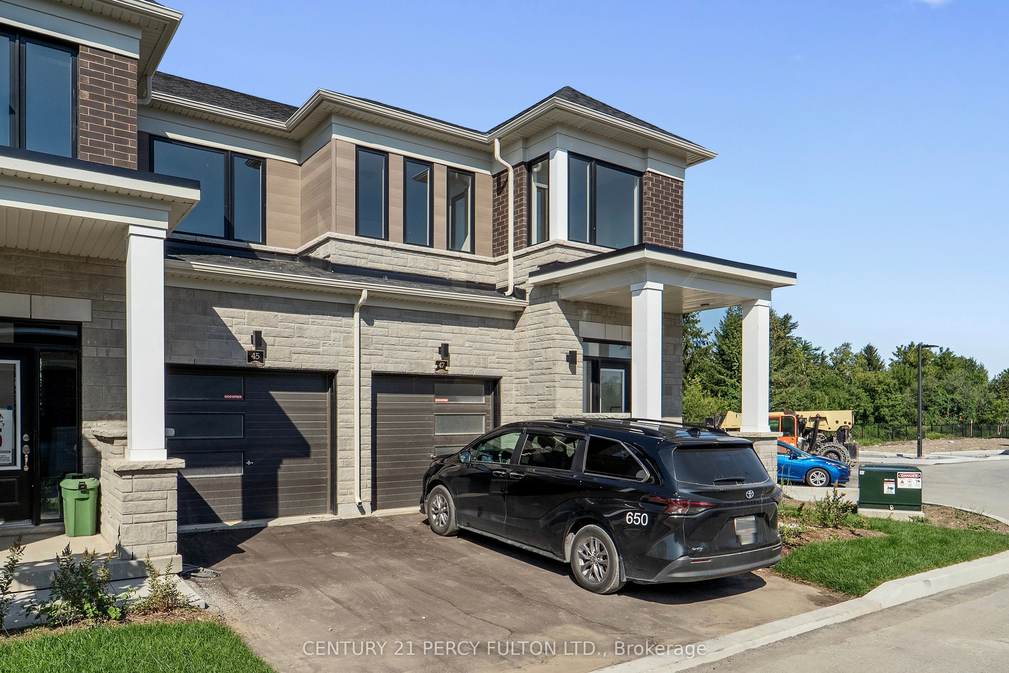 47 Watts Mews, Kawartha Lakes, ON K9V 0T6 photo 3