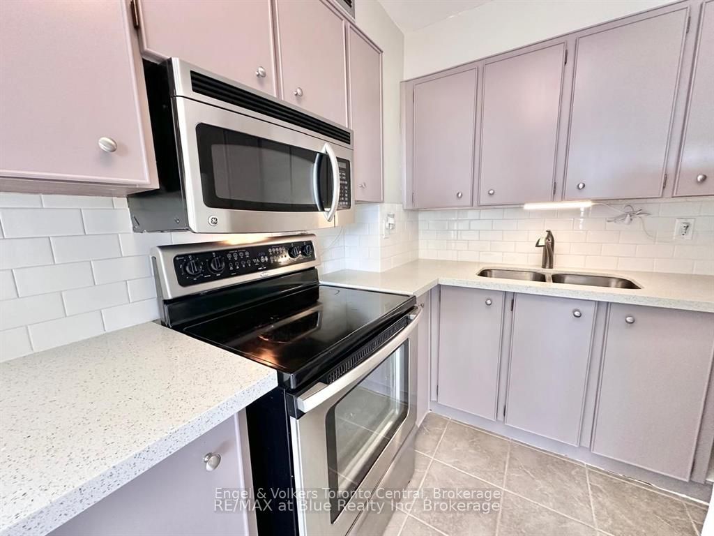 15 Towering Heights Boulevard 502, St. Catharines, ON L2T 3G7 photo 3