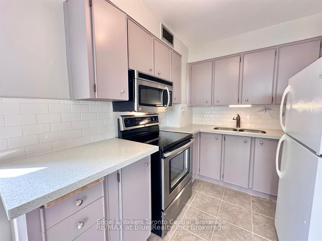 15 Towering Heights Boulevard 502, St. Catharines, ON L2T 3G7 photo 4