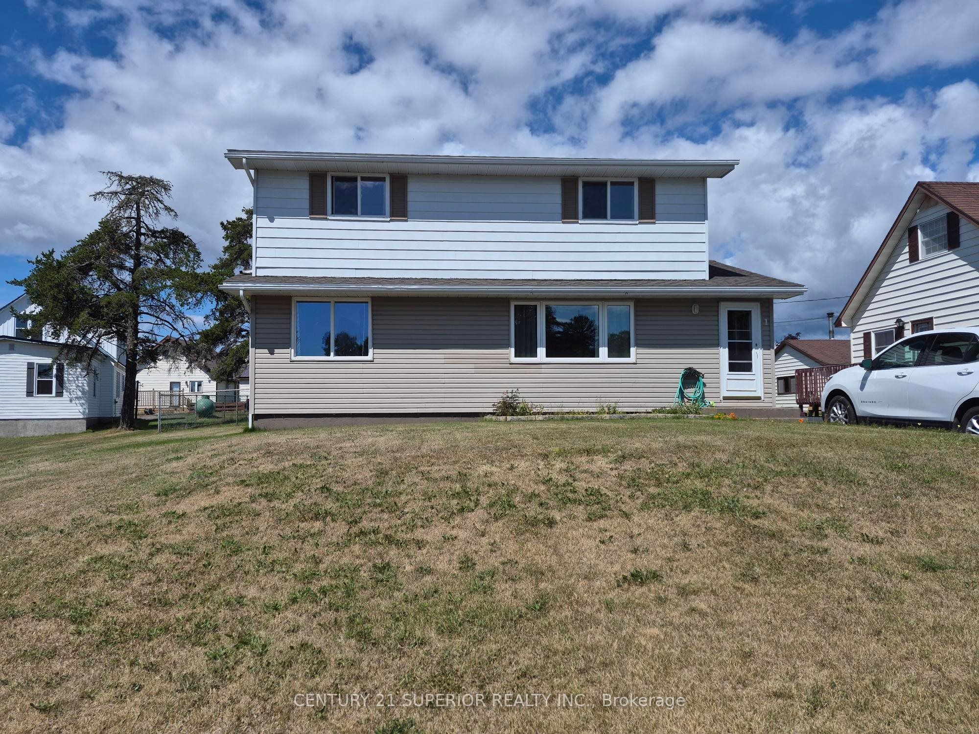 1 Laurier Ave, Terrace Bay, ON P0T 2W0