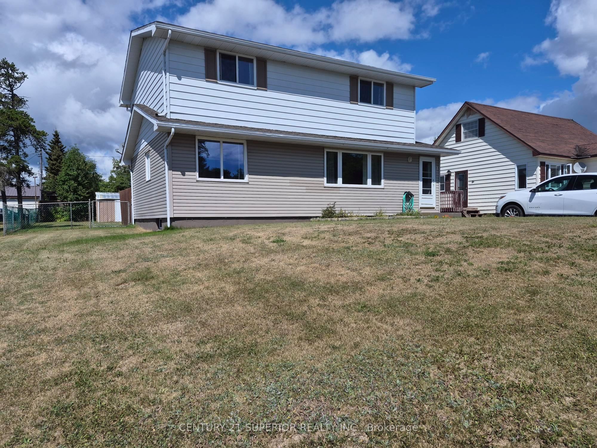 1 Laurier Ave, Terrace Bay, ON P0T 2W0 photo 3