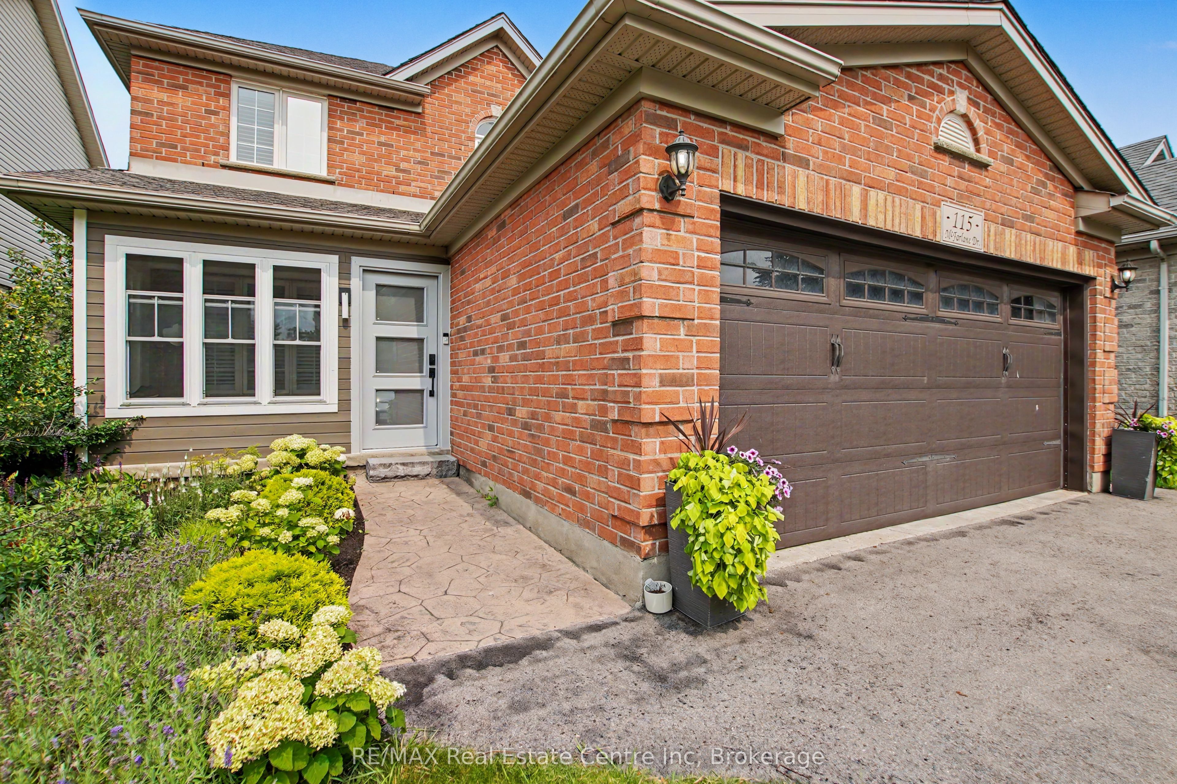 115 Mcfarlane Drive, Cambridge, ON N3C 4L6 photo 3