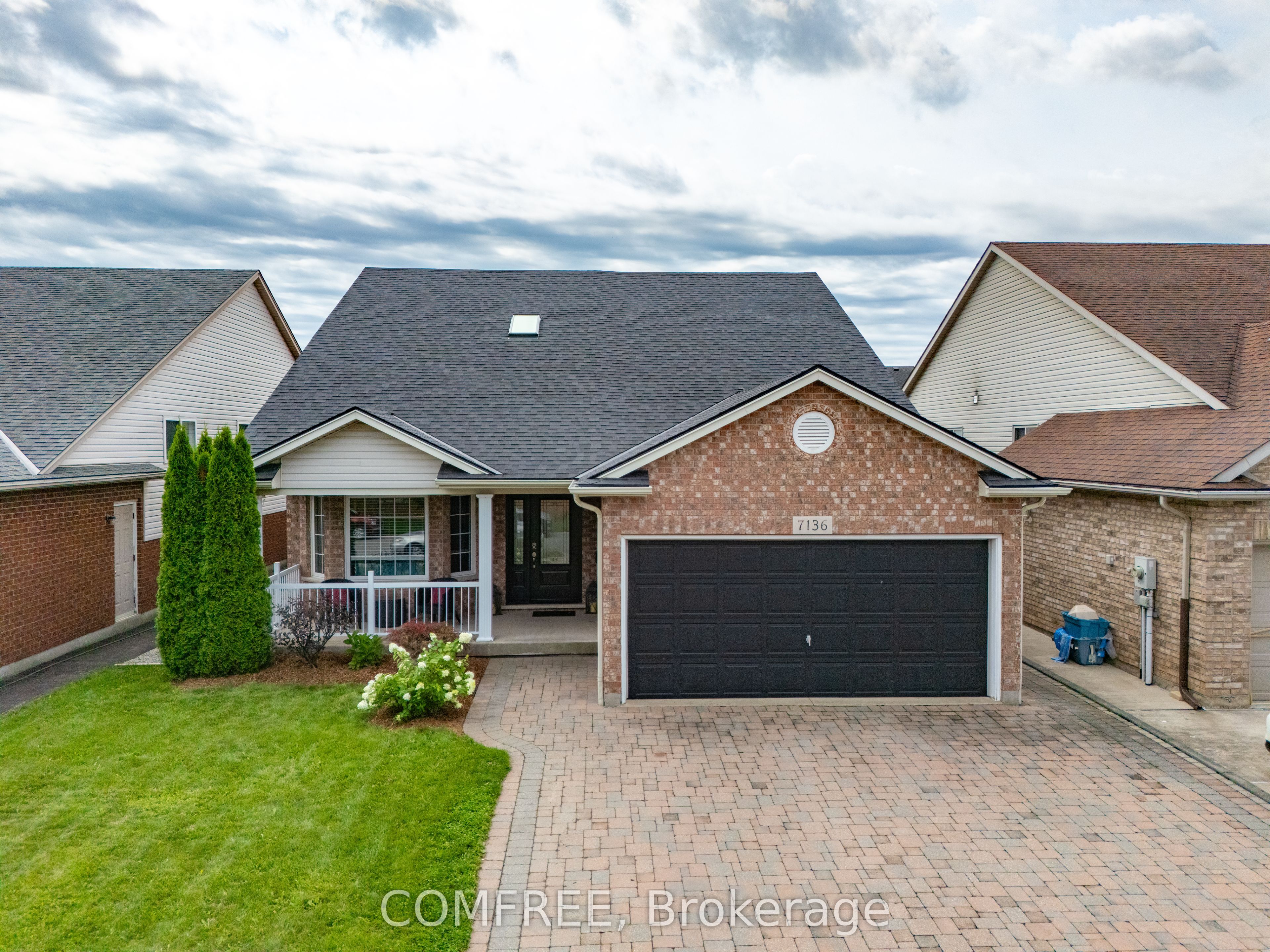 7136 Julie Drive, Niagara Falls, ON L2H 3L4