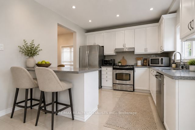 7 Kingspoint Circle, Hamilton, ON L8E 6C5 photo 5