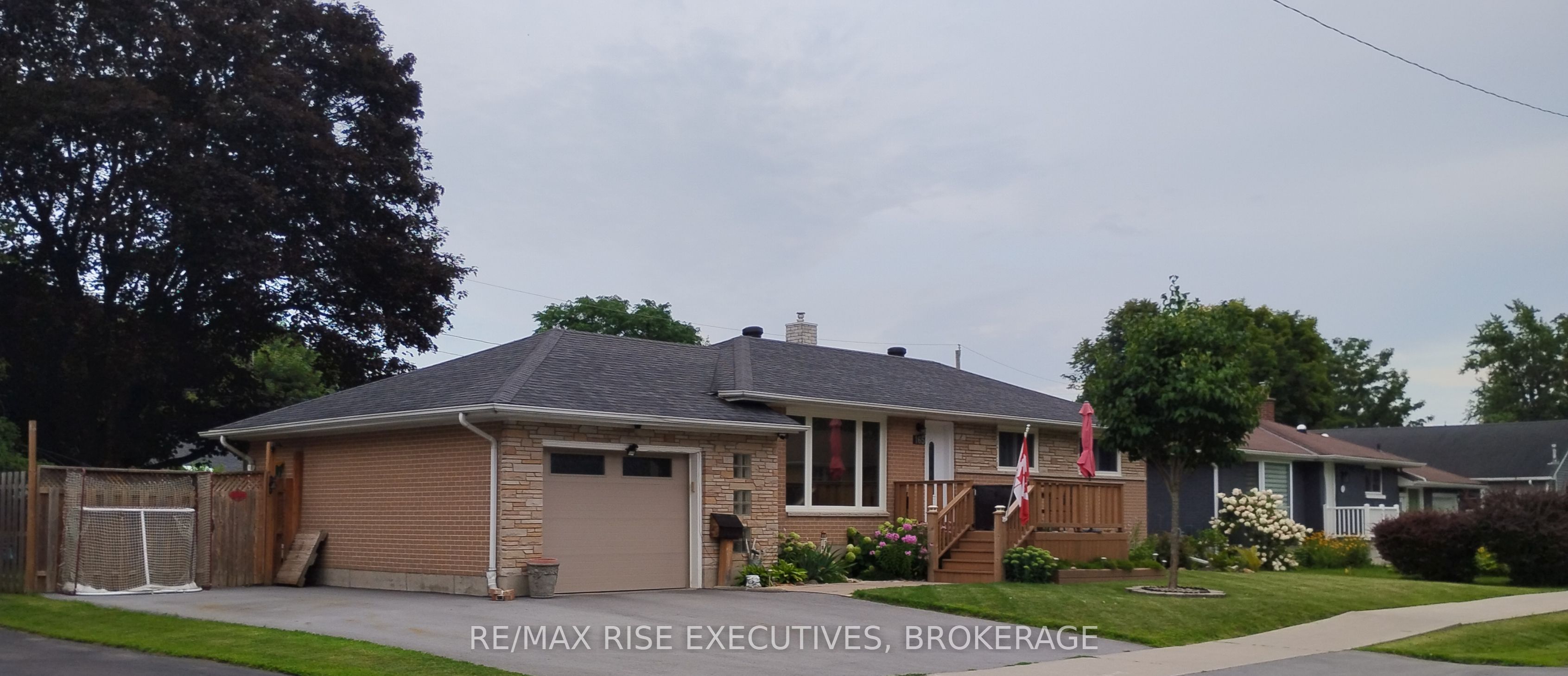 165 Elizabeth Drive, Gananoque, ON K7G 1P4