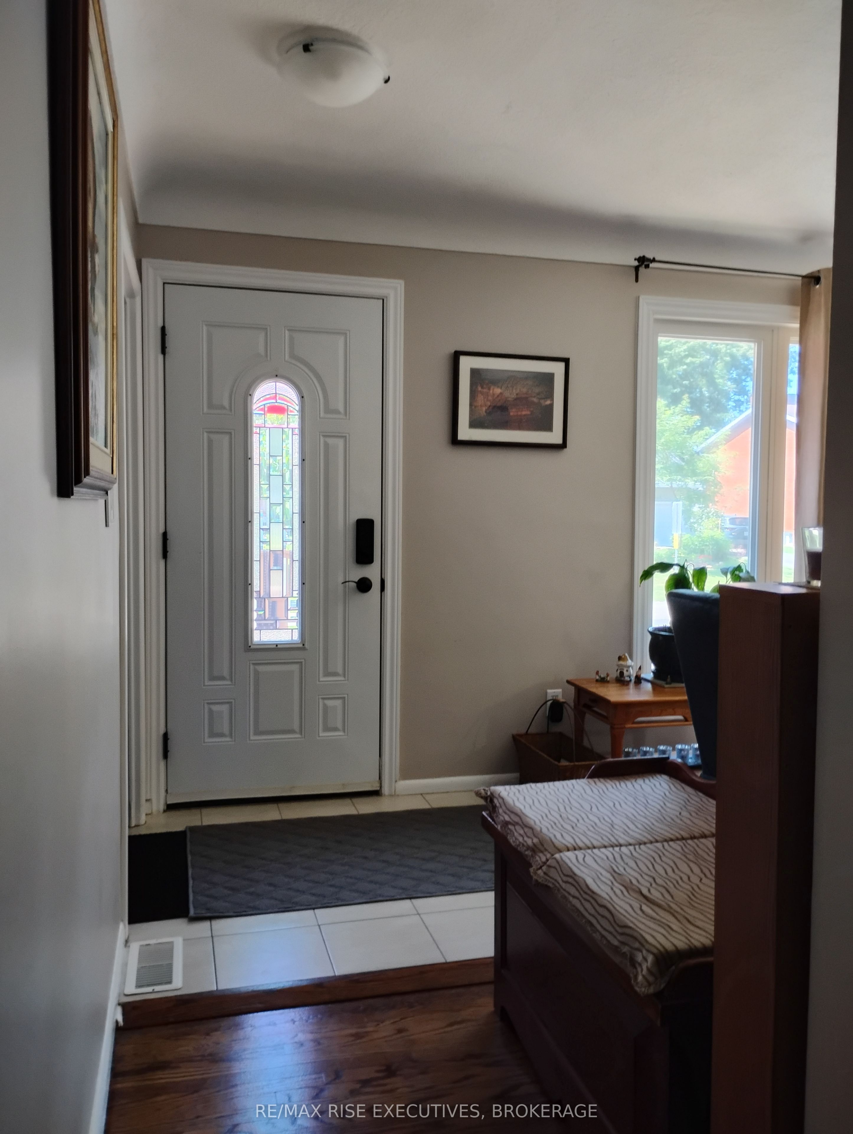 165 Elizabeth Drive, Gananoque, ON K7G 1P4 photo 2