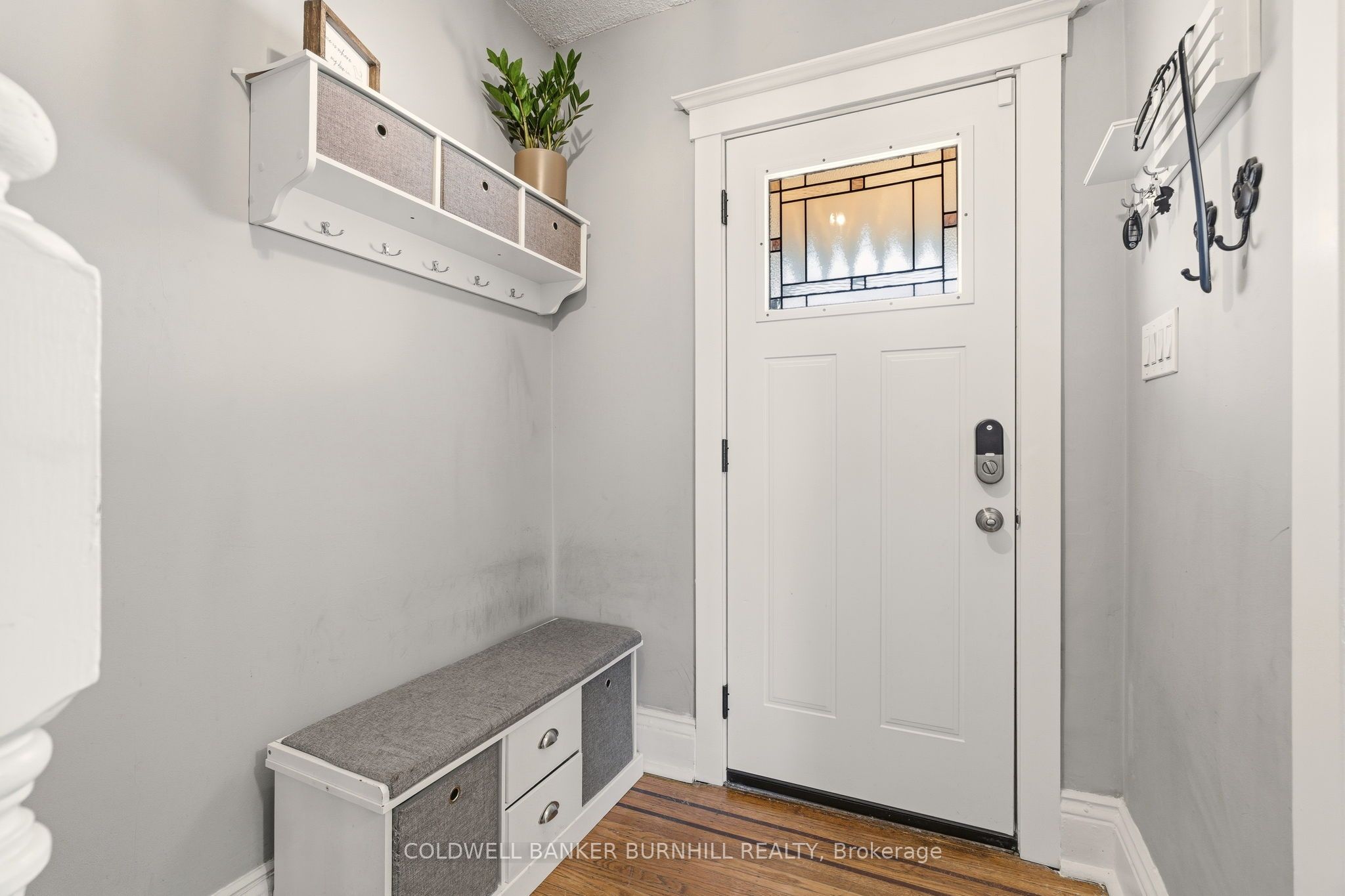 35 Dundas Street, Hamilton, ON L9H 1A1 photo 3