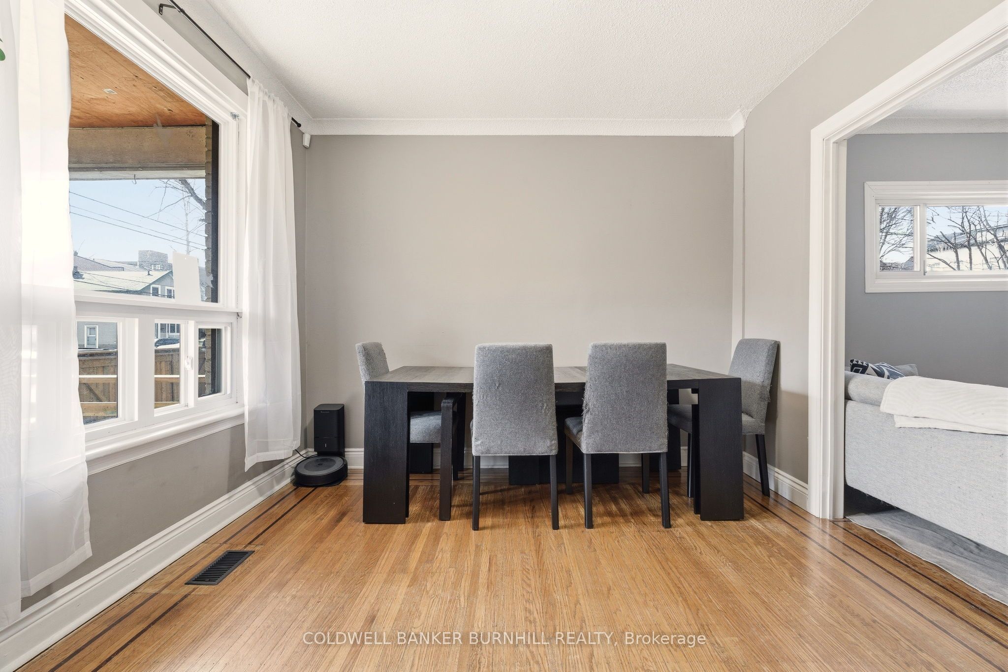 35 Dundas Street, Hamilton, ON L9H 1A1 photo 4
