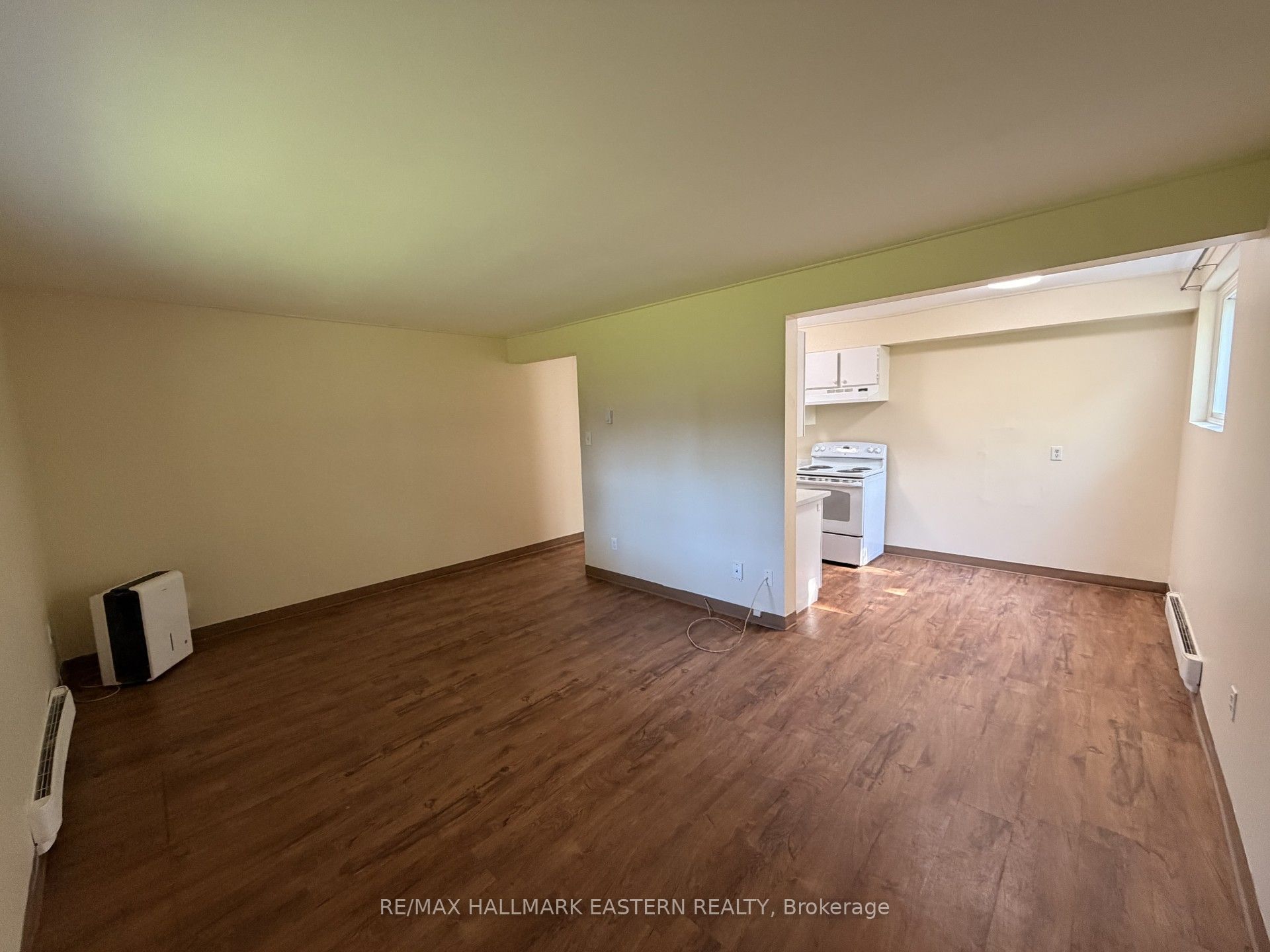 106 Lansdowne Street 103, Peterborough, ON K9J 1Y1 photo 2