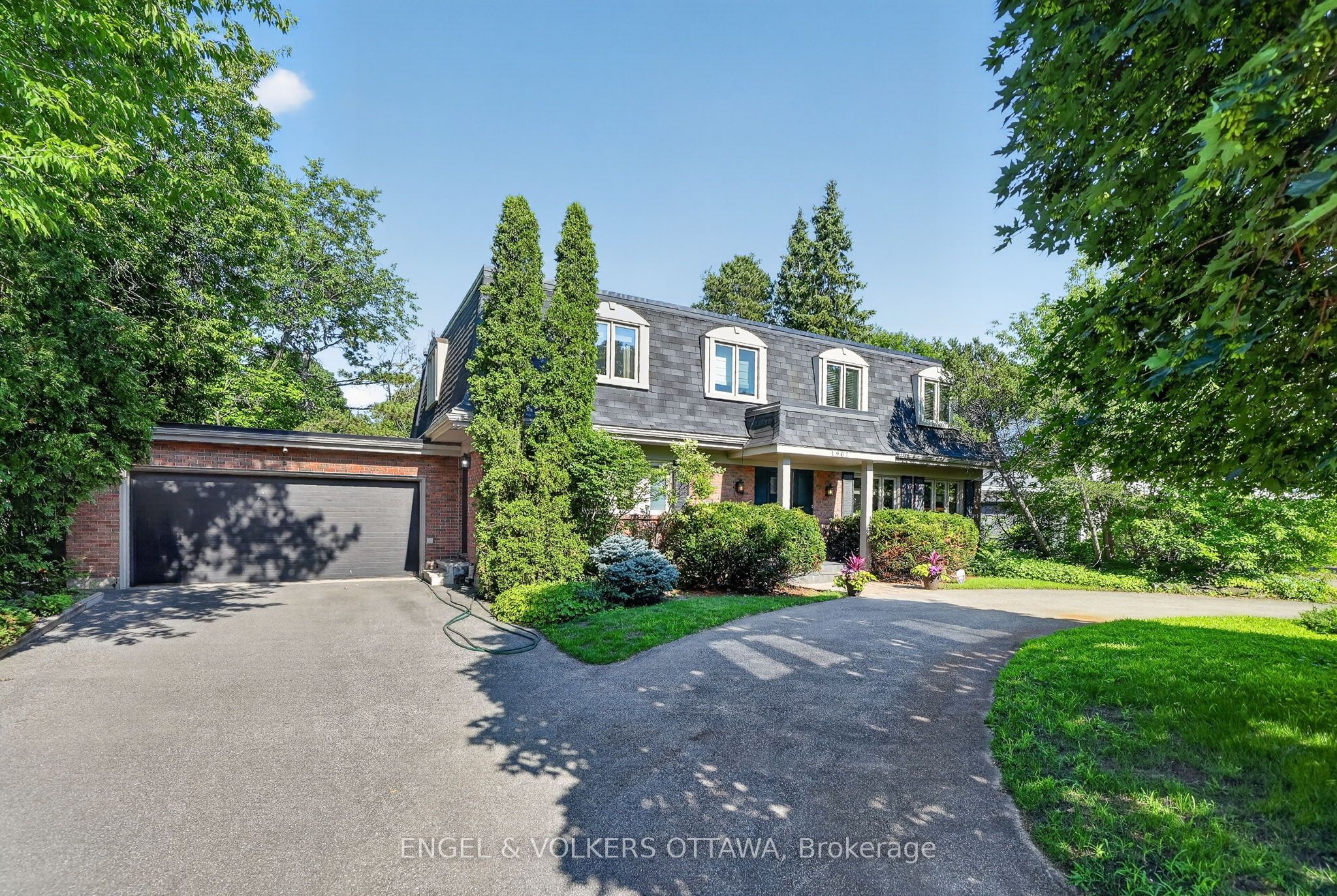 1907 Fairmeadow Crescent, Alta Vista and Area, ON K1H 7B8 photo 2