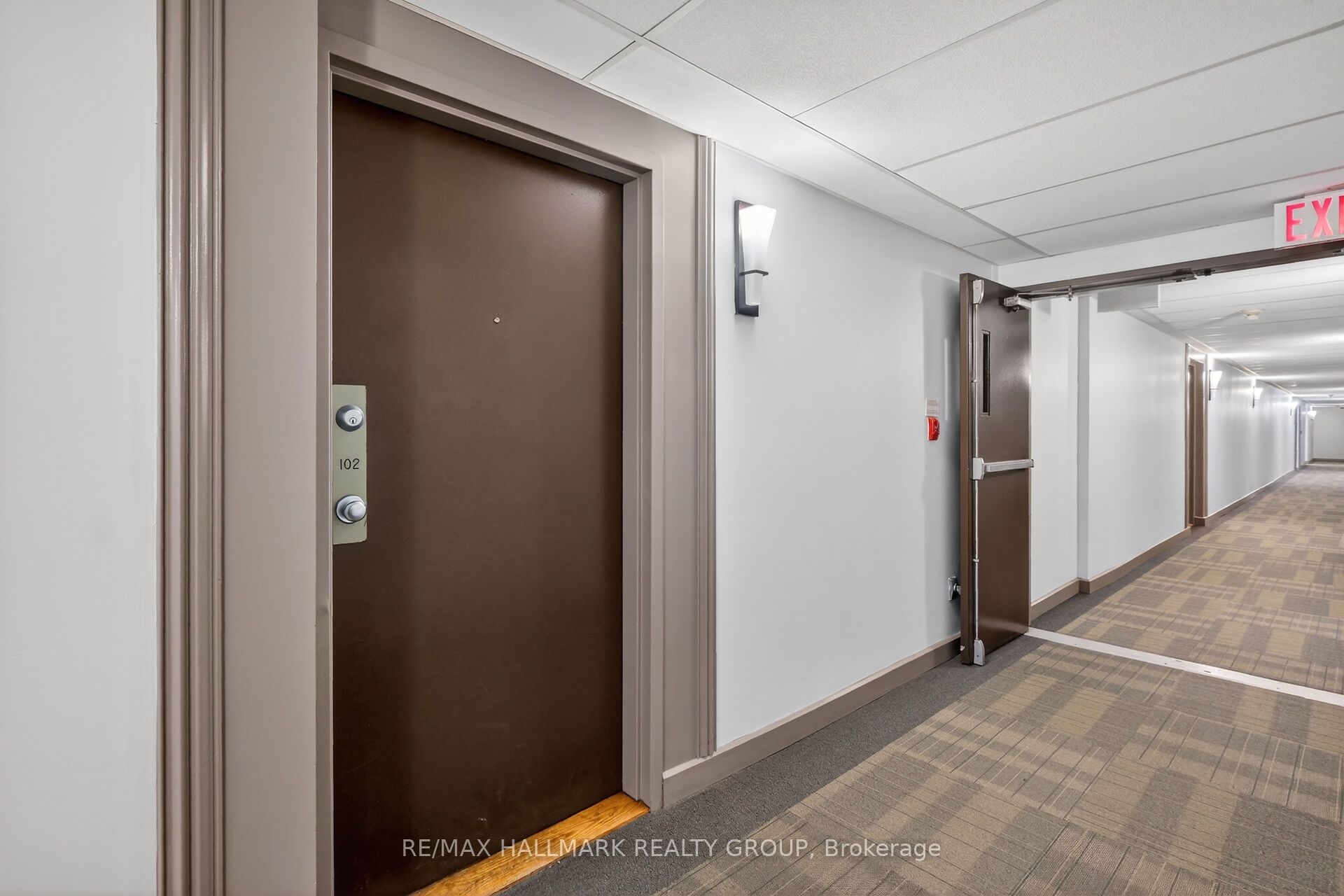 280 Brittany Drive 102, Manor Park - Cardinal Glen and Area, ON K1K 4M4 photo 2