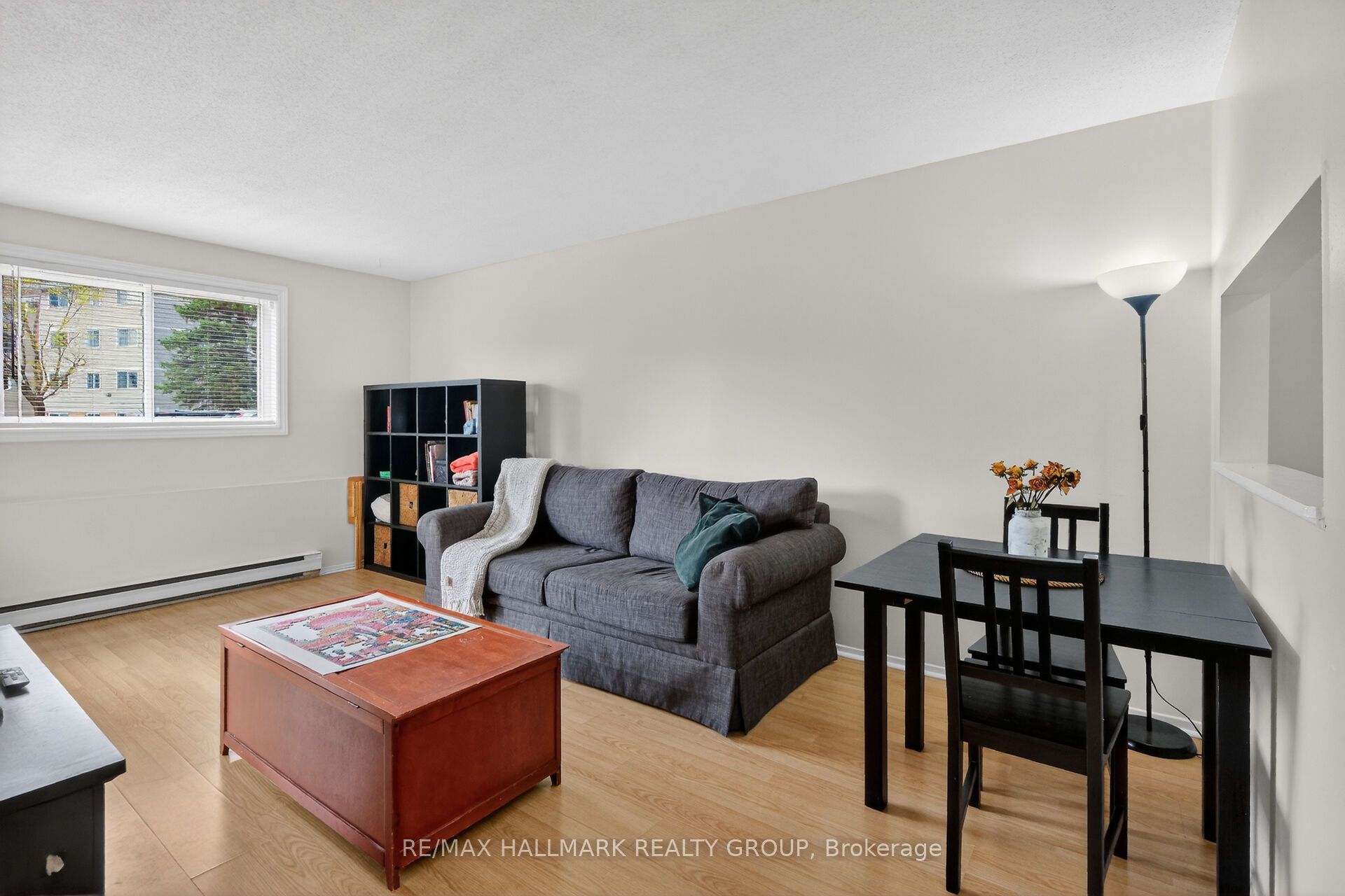 280 Brittany Drive 102, Manor Park - Cardinal Glen and Area, ON K1K 4M4 photo 3