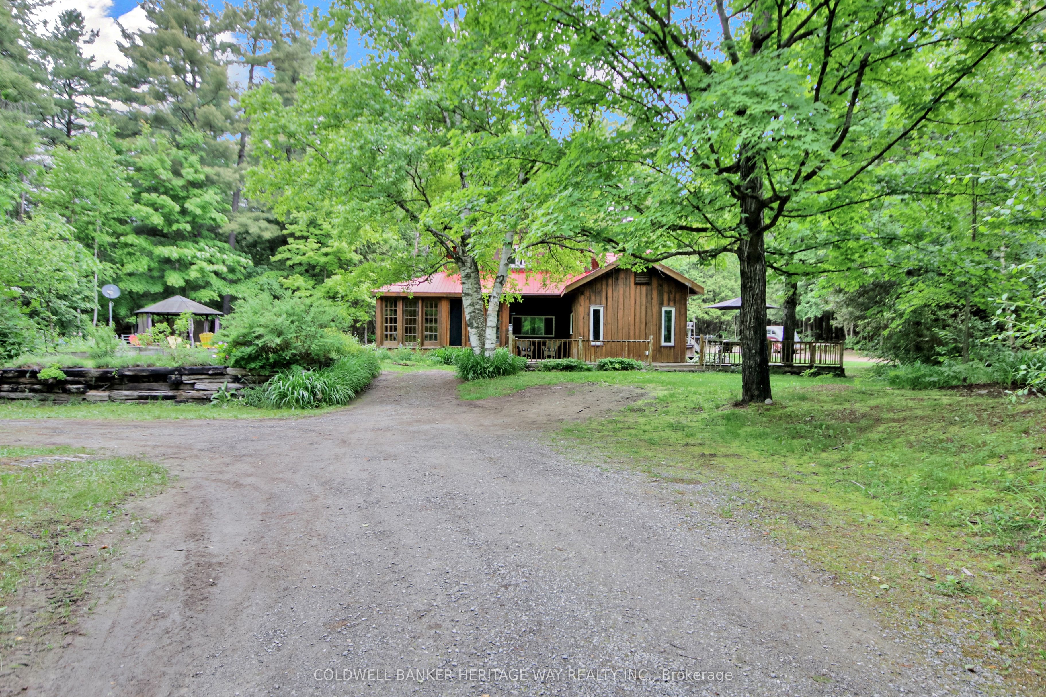 828 Ashby Road, Lanark Highlands, ON K0G 1K0 photo 2