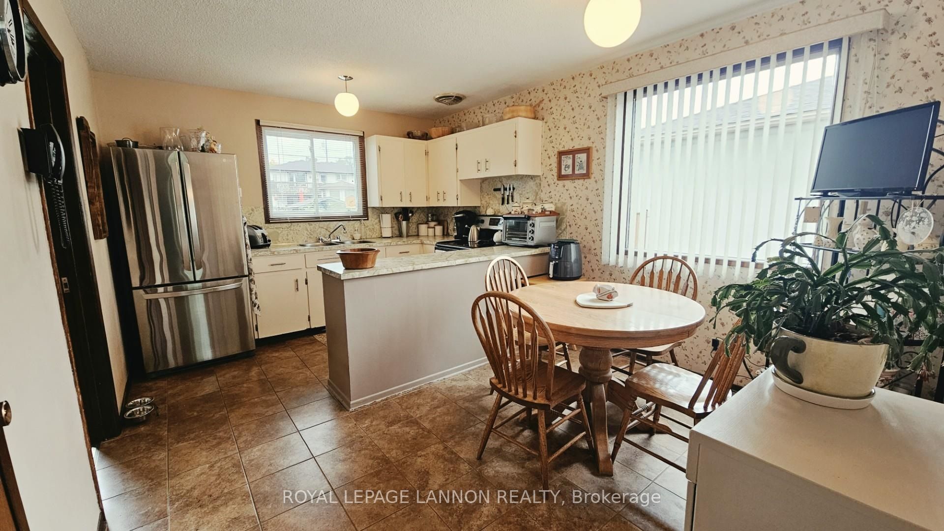 476 Parkwood Street, Thunder Bay, ON P7A 2J4 photo 5