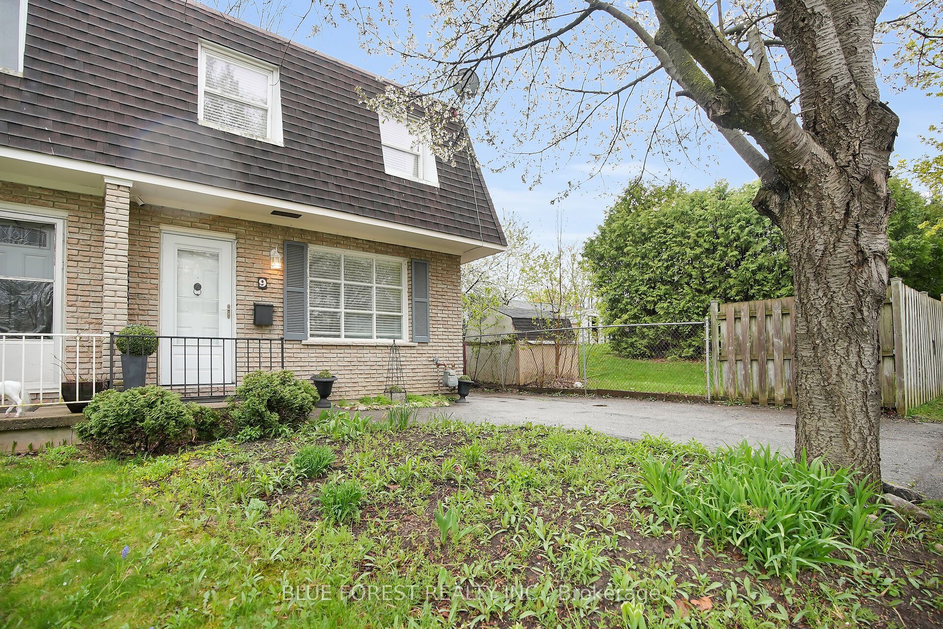 9 ARDSLEY Road, London North, ON N6G 2W3
