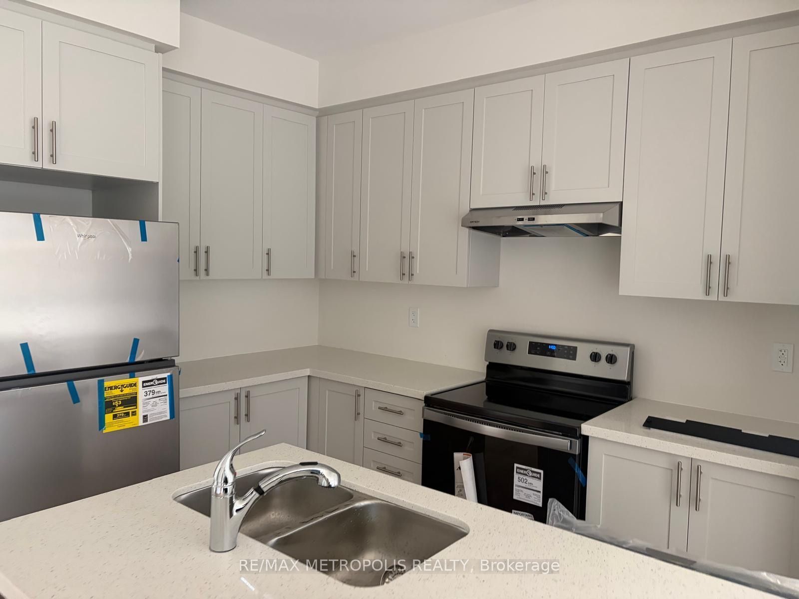 237 LINDSAY Street N, Kawartha Lakes, ON K9V 0T5 photo 2