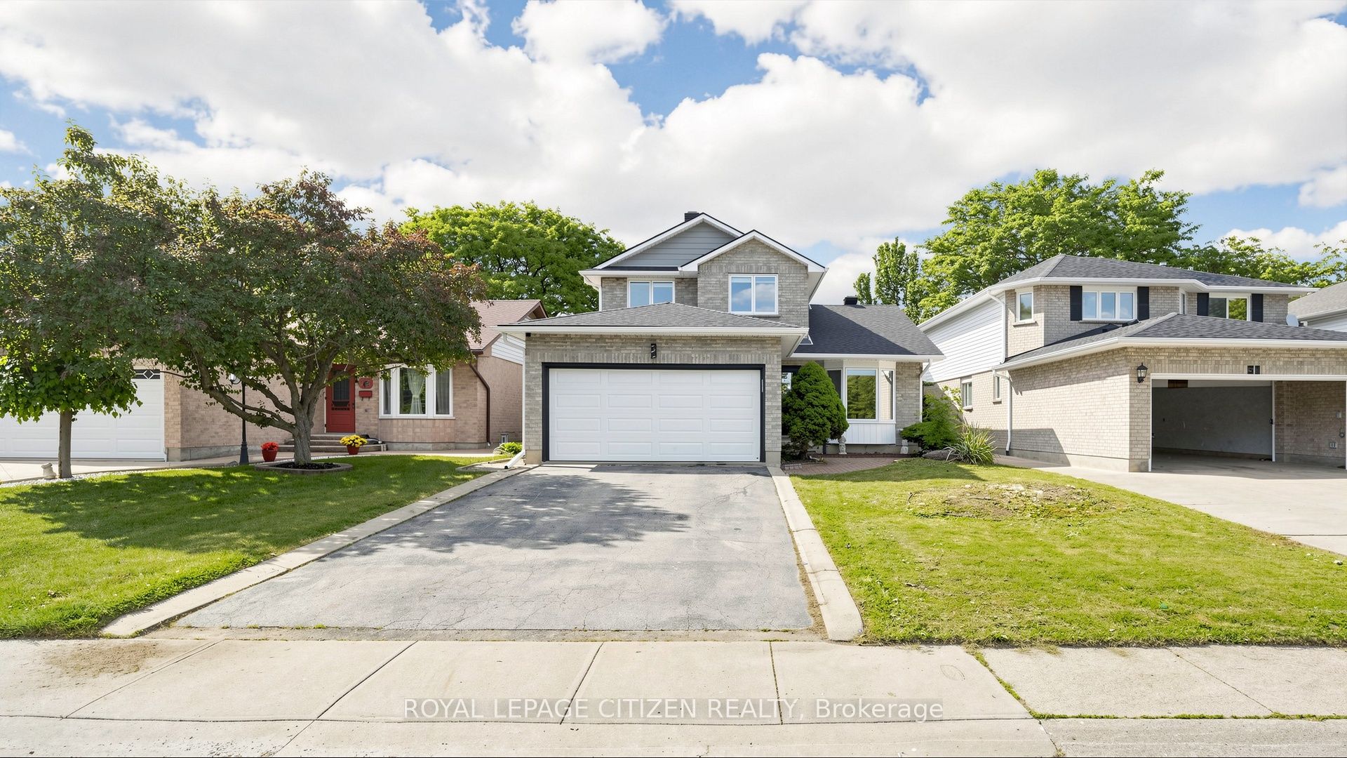 27 Emperor Avenue, Hamilton, ON L9B 2E6