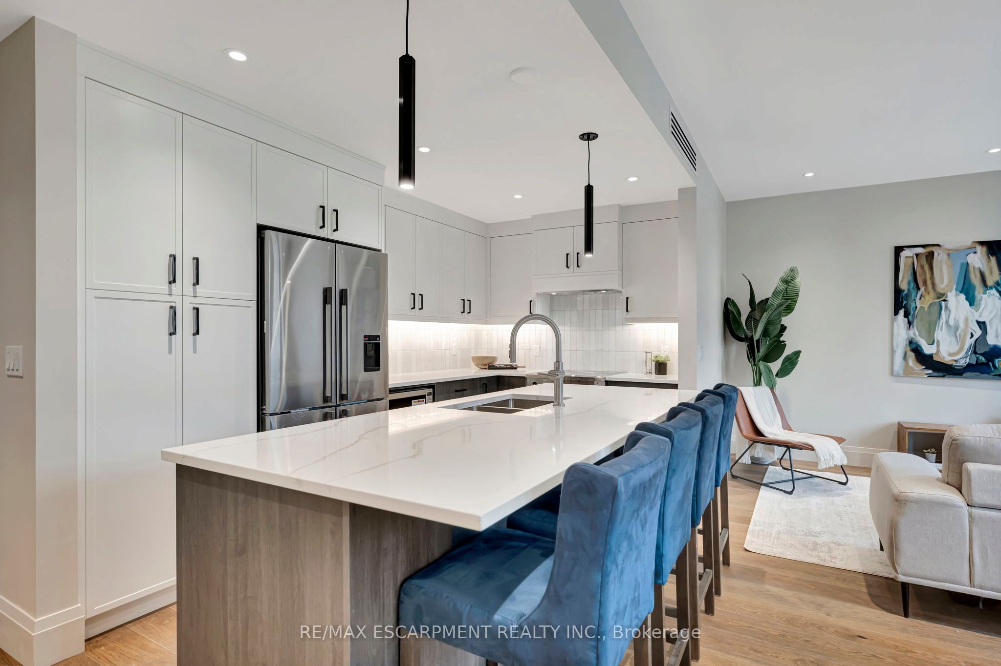 7 Grand River Street N 202, Brant, ON N3L 2L9