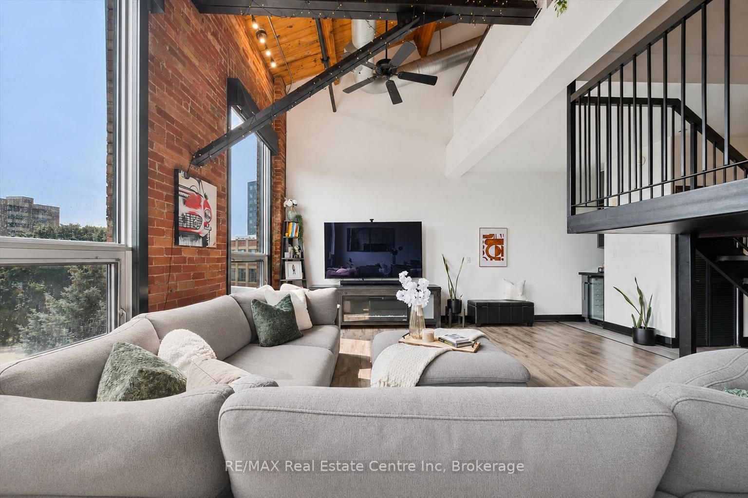26 ONTARIO Street 324, Guelph, ON N1E 7K1 photo 5