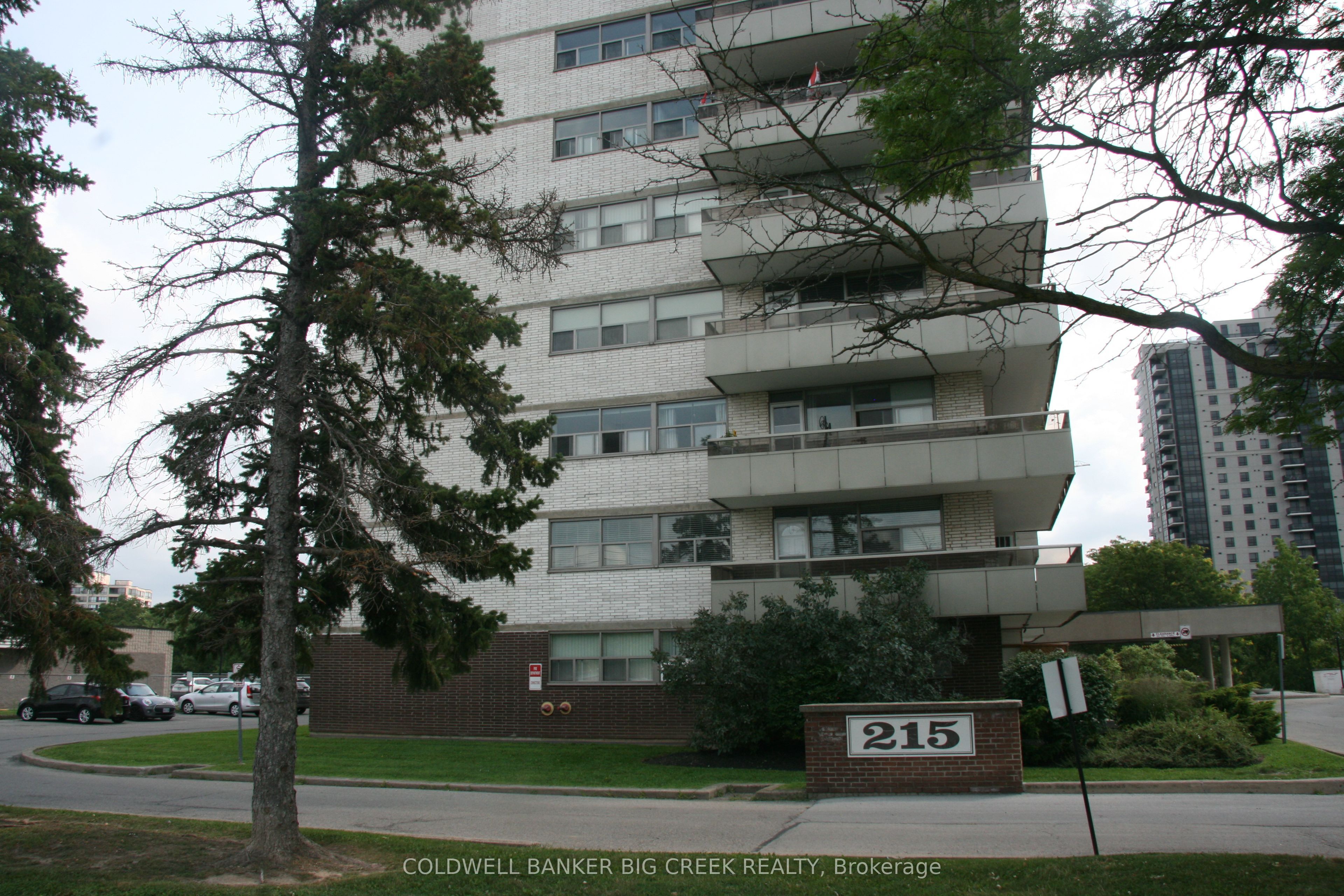 215 Glenridge Avenue 406, St. Catharines, ON L2R 3G7 photo 2