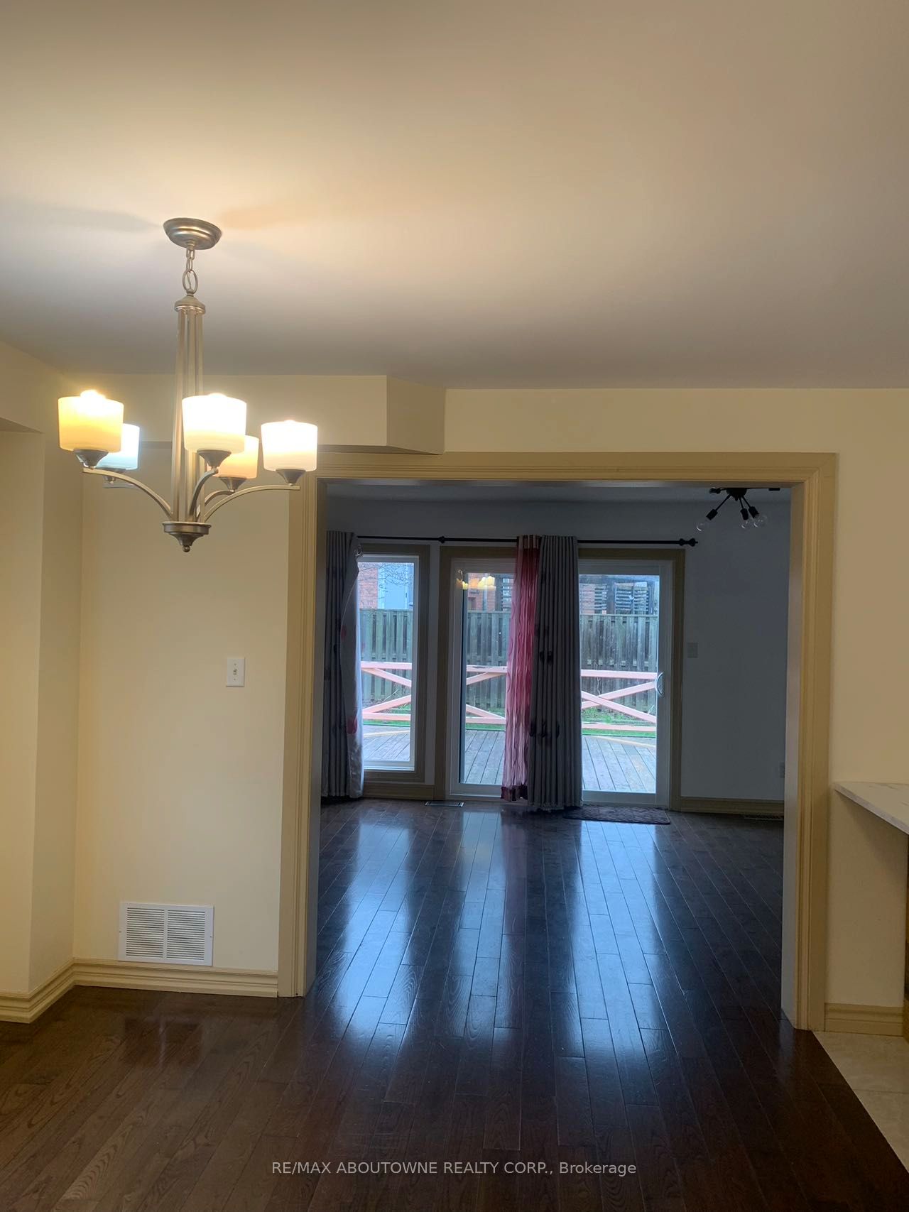 98 ADLER Drive, Cambridge, ON N3C 4B7 photo 3