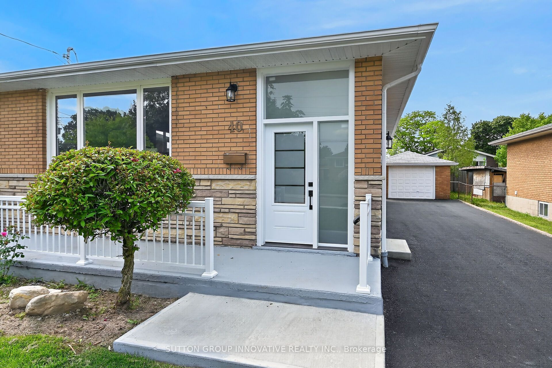 40 Purdy Crescent, Hamilton, ON L9A 3B3 photo 2