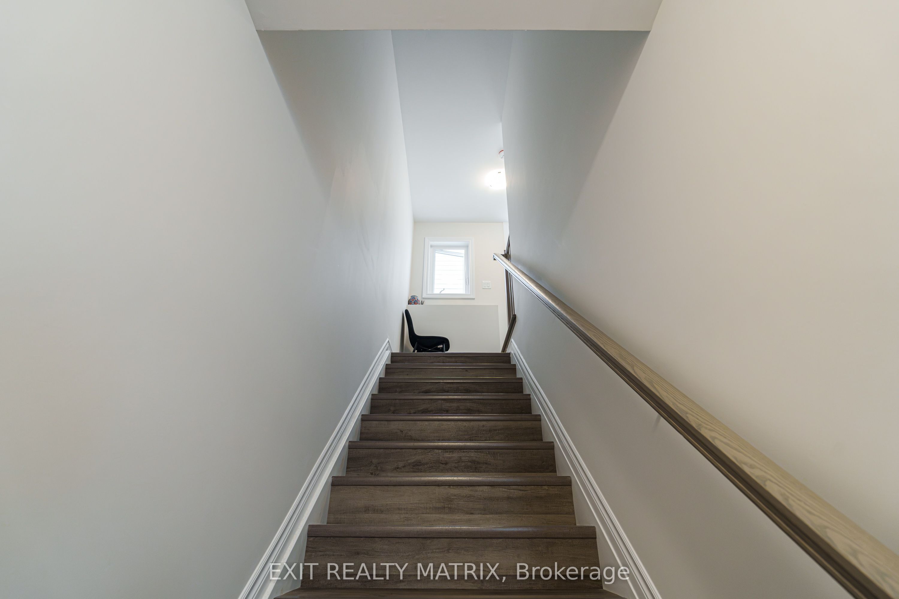 161 Massalia Crescent B, Orleans - Cumberland and Area, ON K4A 5R1 photo 4