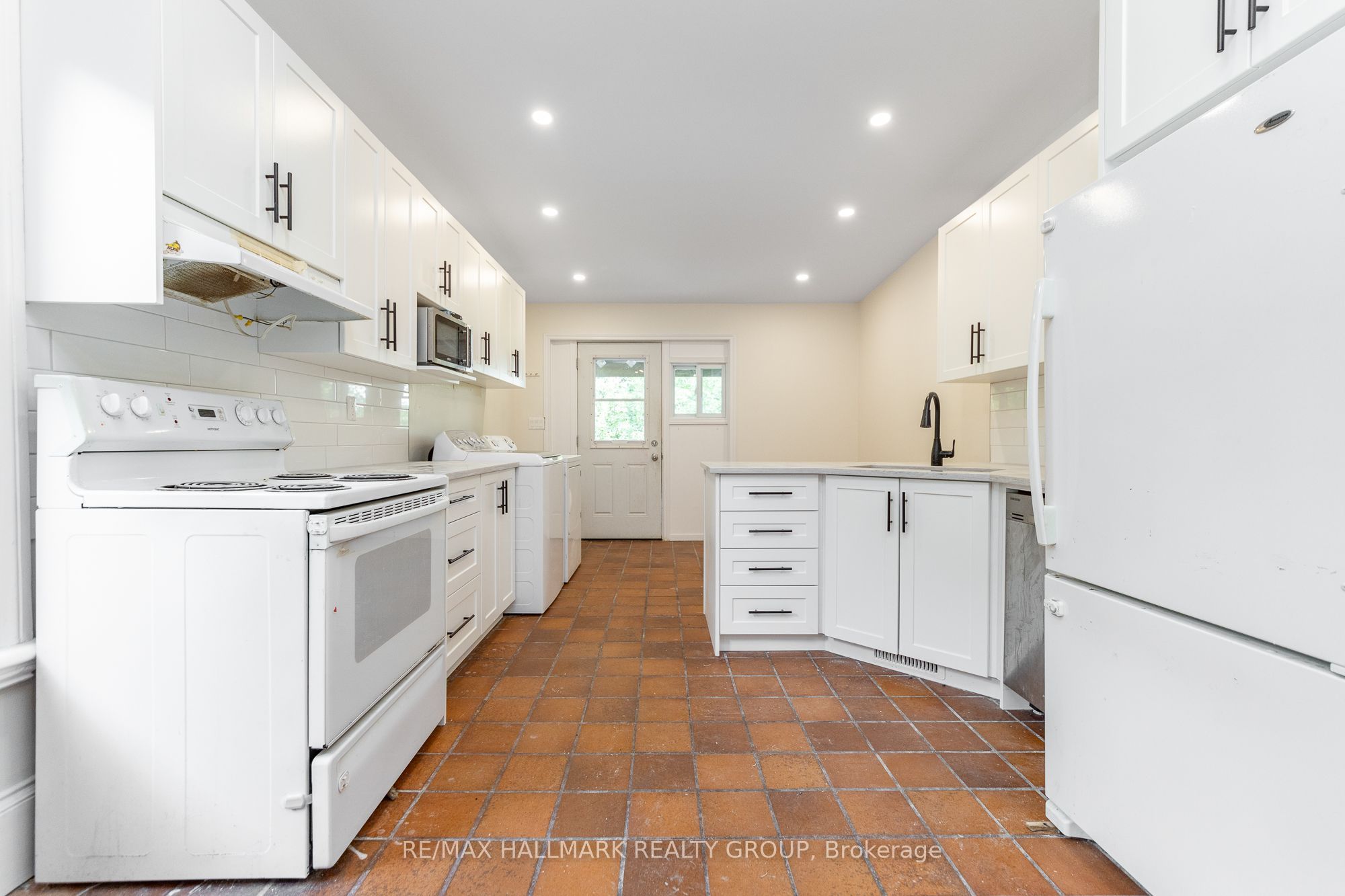 127 Henderson Avenue Unit A, Lower Town - Sandy Hill, ON K1N 7P5 photo 3