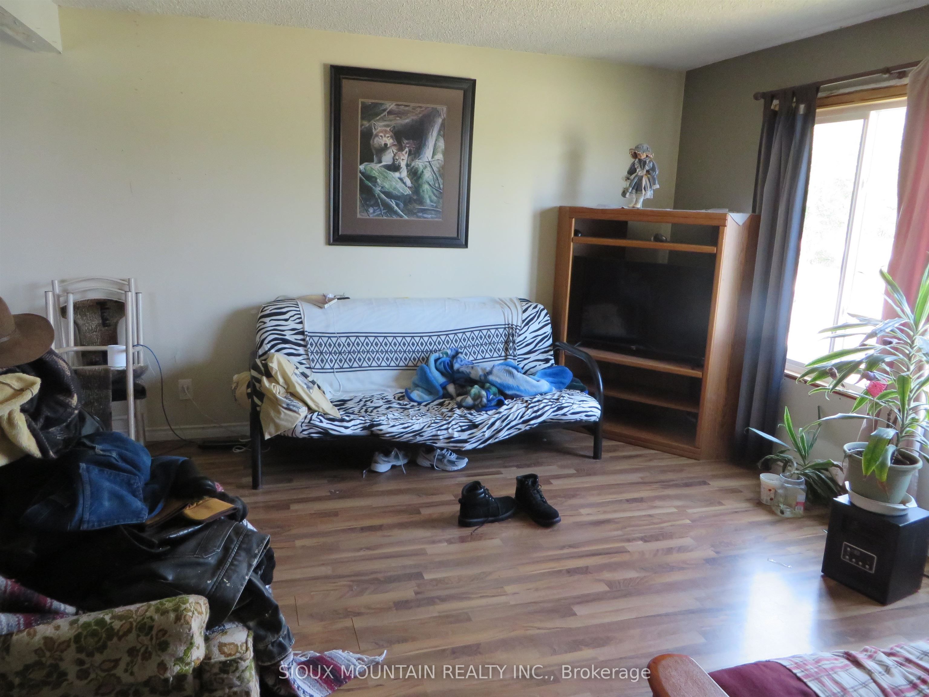 2 & 4 Ohman Avenue, Pickle Lake, ON P0V 3A0 photo 3