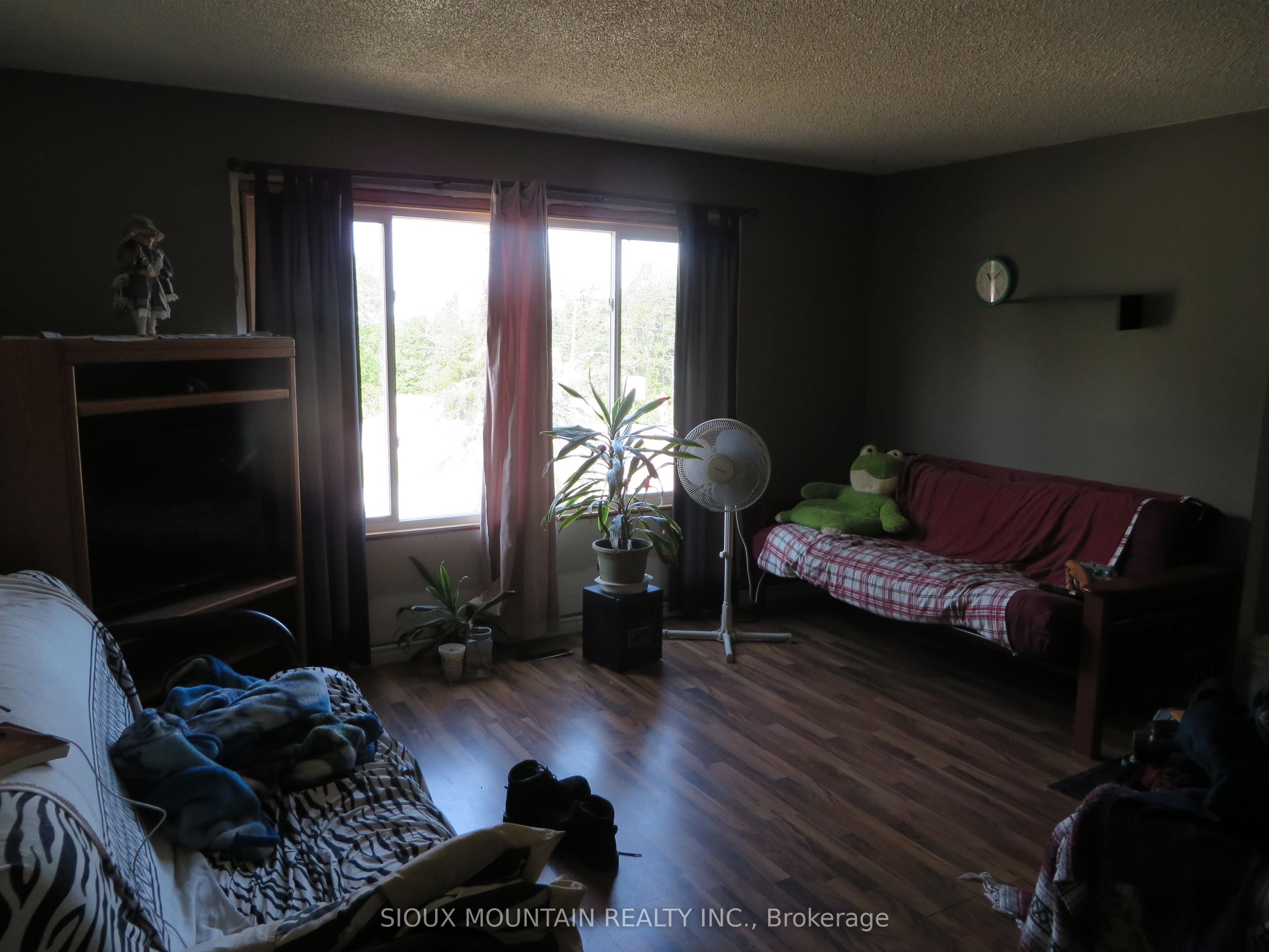 2 & 4 Ohman Avenue, Pickle Lake, ON P0V 3A0 photo 4