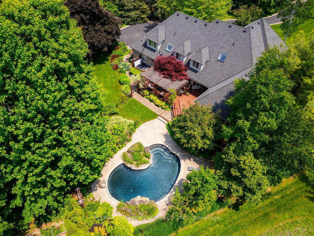 27 Blackberry Place, Hamilton, ON L0R 1H2