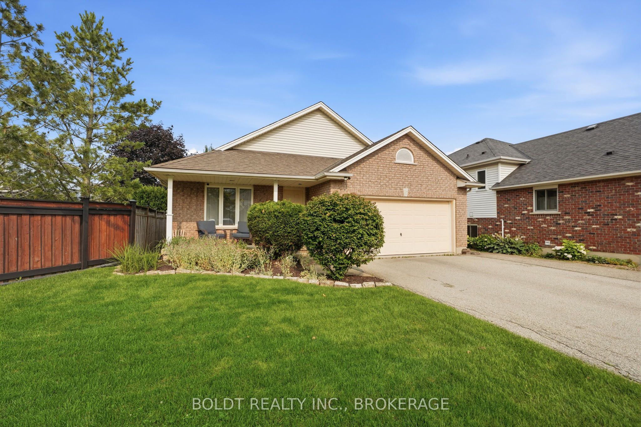 22 Graves Crescent, St. Catharines, ON L2S 3Z6 photo 3